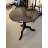 A SMALL GEORGIAN OAK TILT TOP TRIPOD TABLE