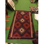 A MAIMANA KILIM RUG 139CM X 86CM