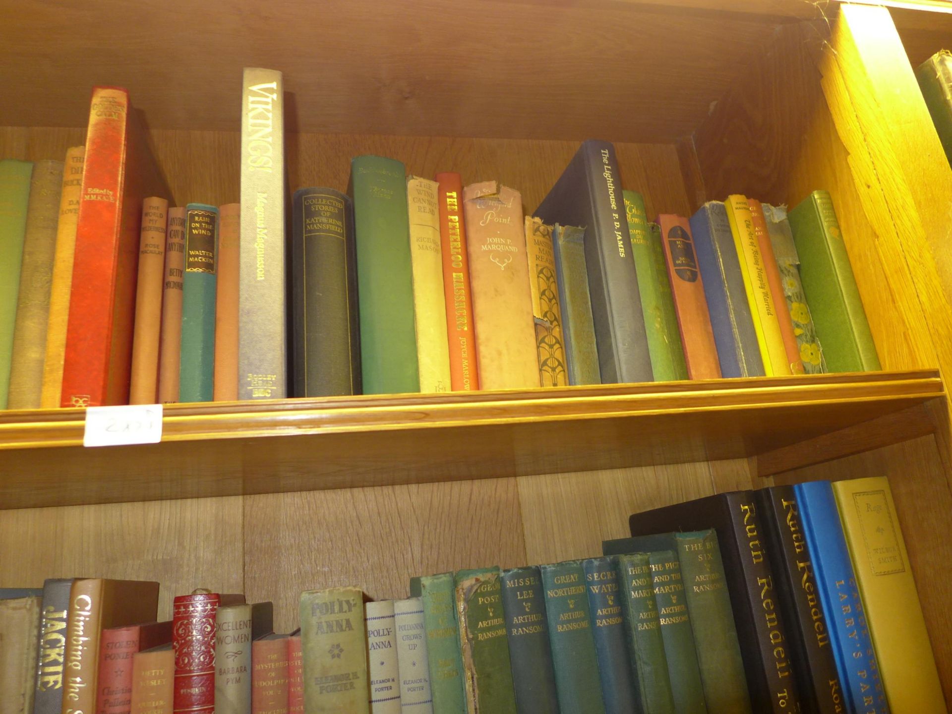 SEVENTY SIX BOOKS TO INCLUDE FIRST EDITIONS BY ARTHUR RANSOME, VIKINGS ETC - Image 7 of 7