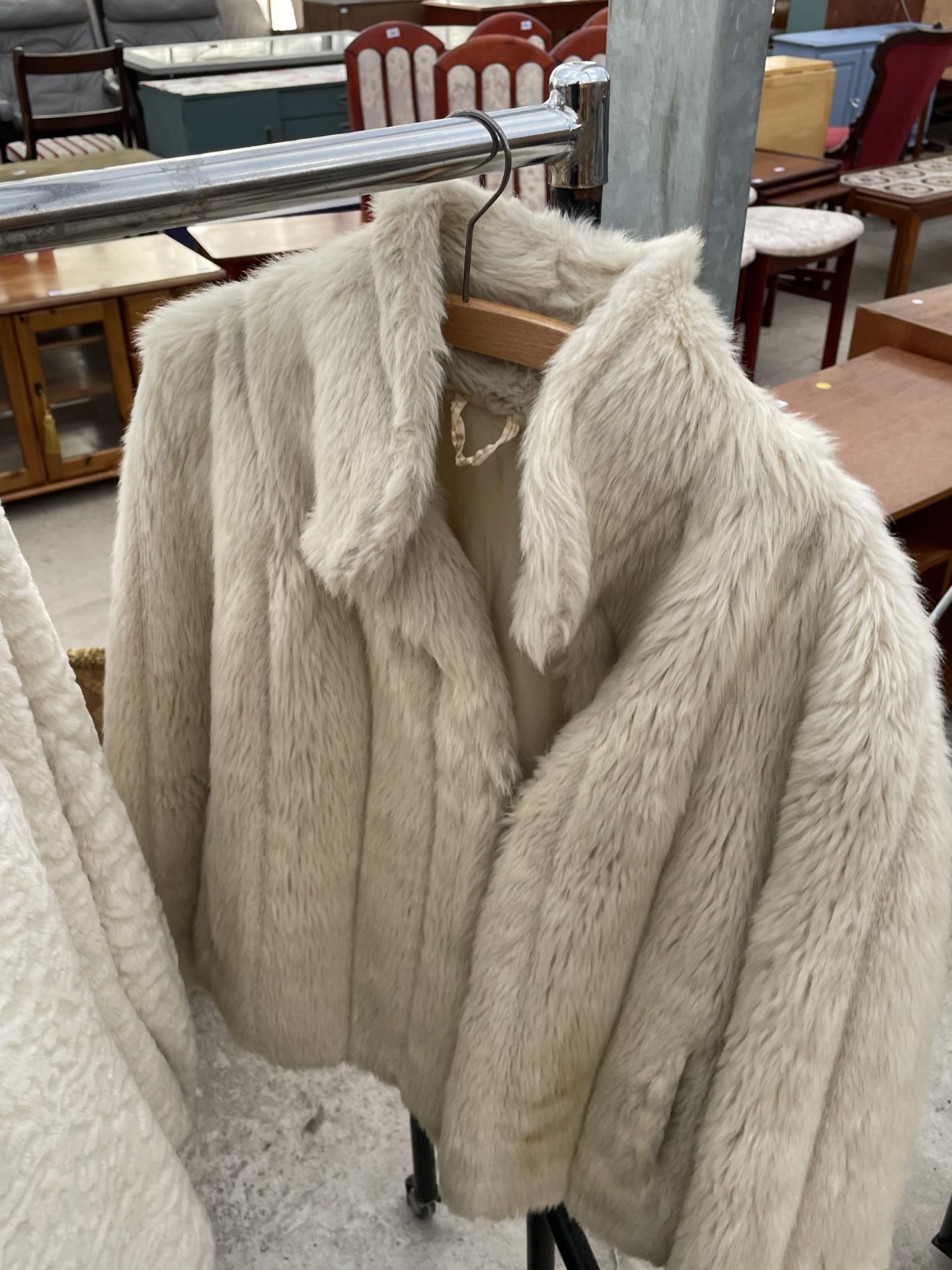 TWO FAUX FUR LADIES JACKETS AND A NUMBER OF FUR STOLES - Image 7 of 7