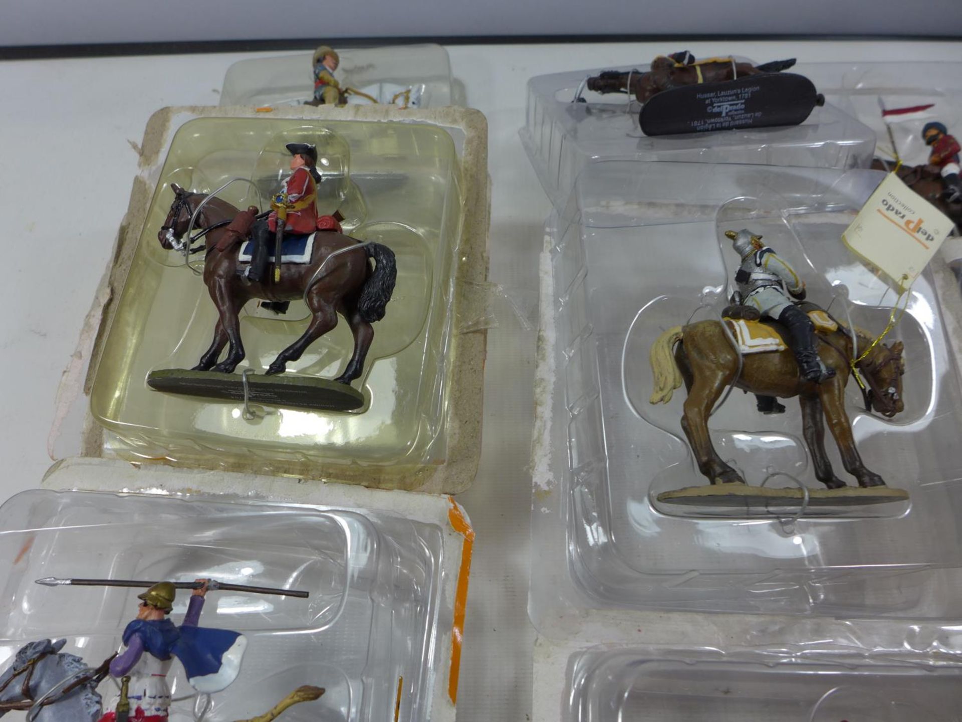 THIRTEEN BOXED DEL PRADO HAND PAINTED FIGURES ON HORSEBACK, TO INCLUDE MEDIEVAL, CRIMEAN ETC - Image 5 of 5