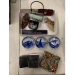 A COLLECTION OF ITEMS TO INCLUDE THREE MINIATURE CERAMIC ROYAL COPENHAGEN PLATES, AN ORNATE