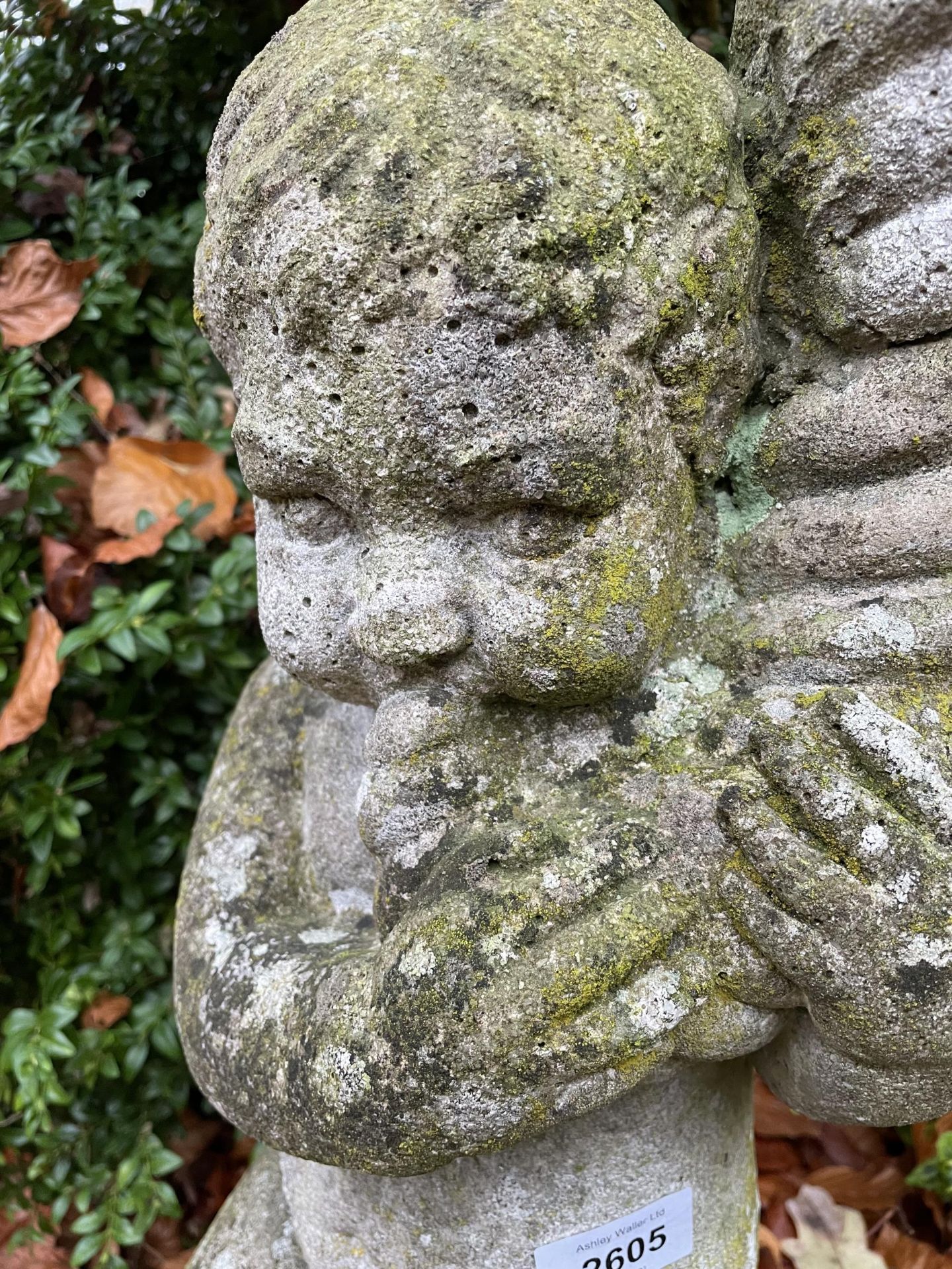 A RECONSTITUTED STONE CHERUB (H:57CM) - Image 2 of 3