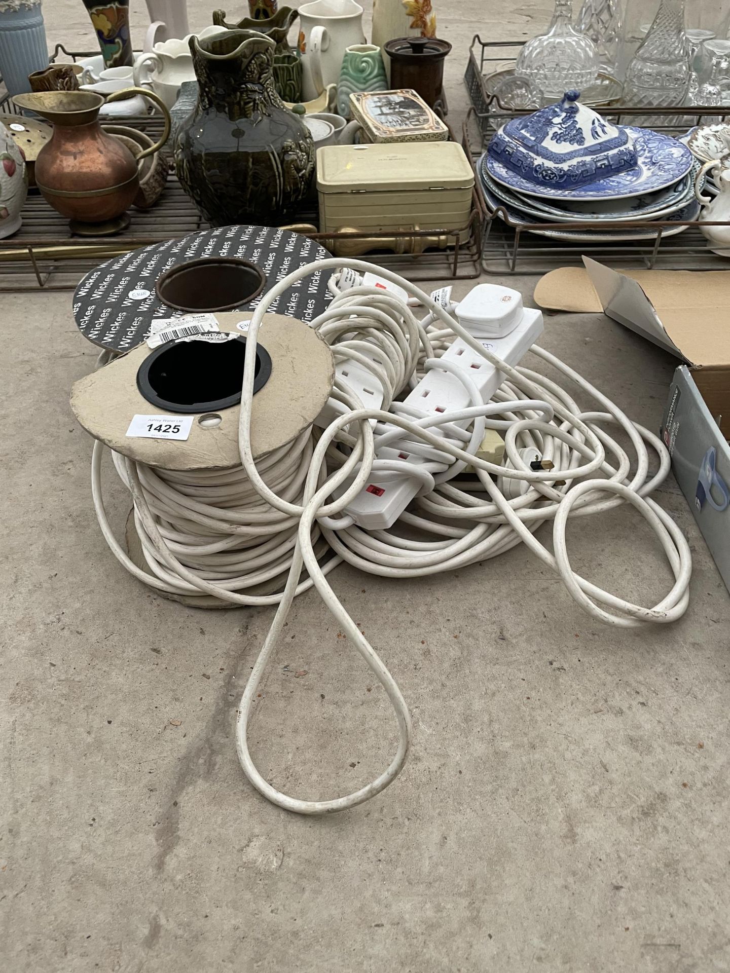 TWO ROLLS OF CABLE AND EXTENSION LEADS - Image 2 of 2