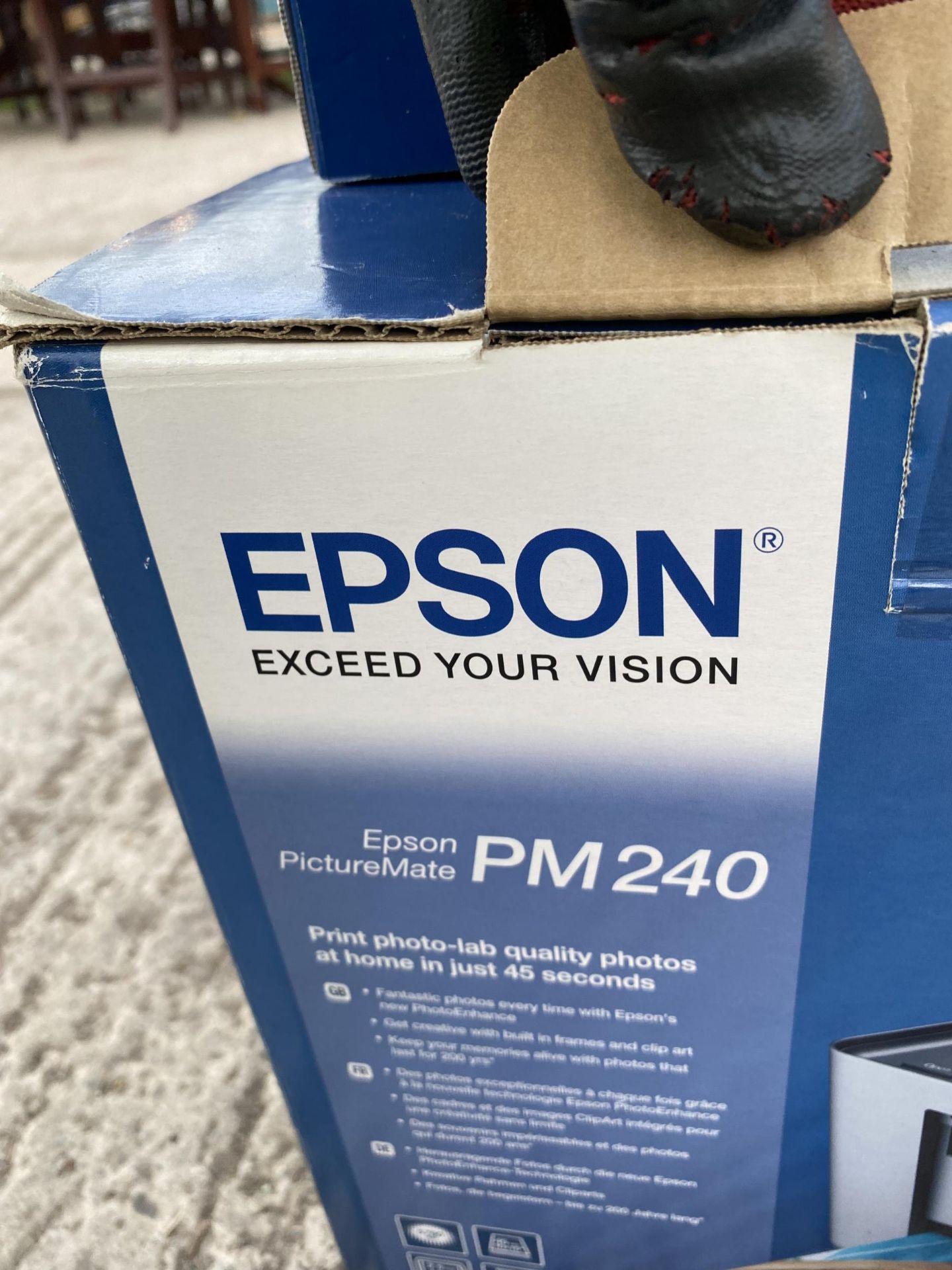 AN EPSON PHOTO PRINTER AND PAPER - Image 2 of 3