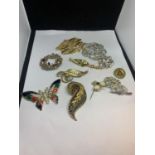 VARIOUS COSTUME JEWELLERY BROOCHES AND PINS ETC