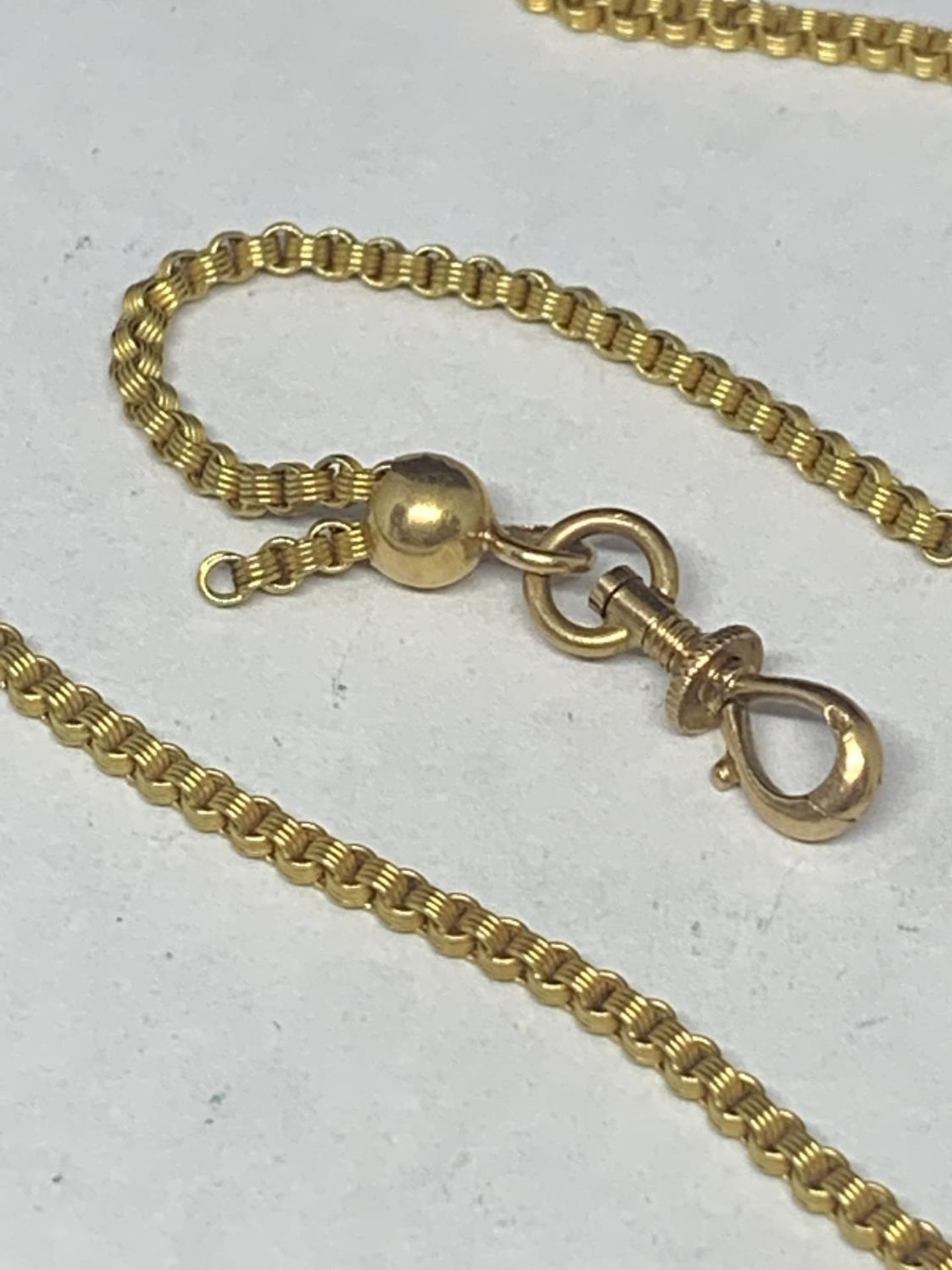 A TESTED TO 18 CARAT GOLD CHAIN GROSS WEIGHT 14.7 GRAMS - Image 2 of 3