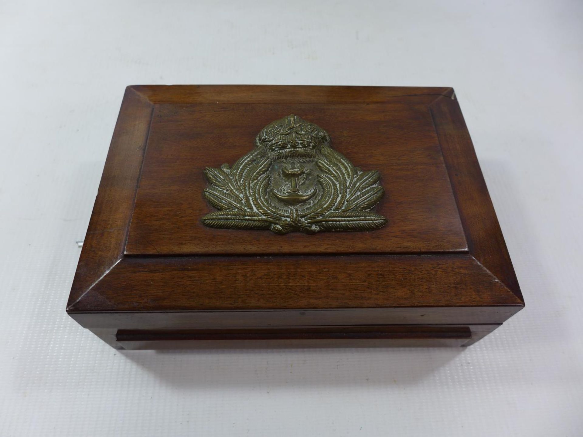 A MAHOGANY BOX WITH BRASS NAVAL BADGE AND A FRAMED ACCOUNT OF WAGES MARKED TITANIC, DATED 1912, 22 X - Image 2 of 5