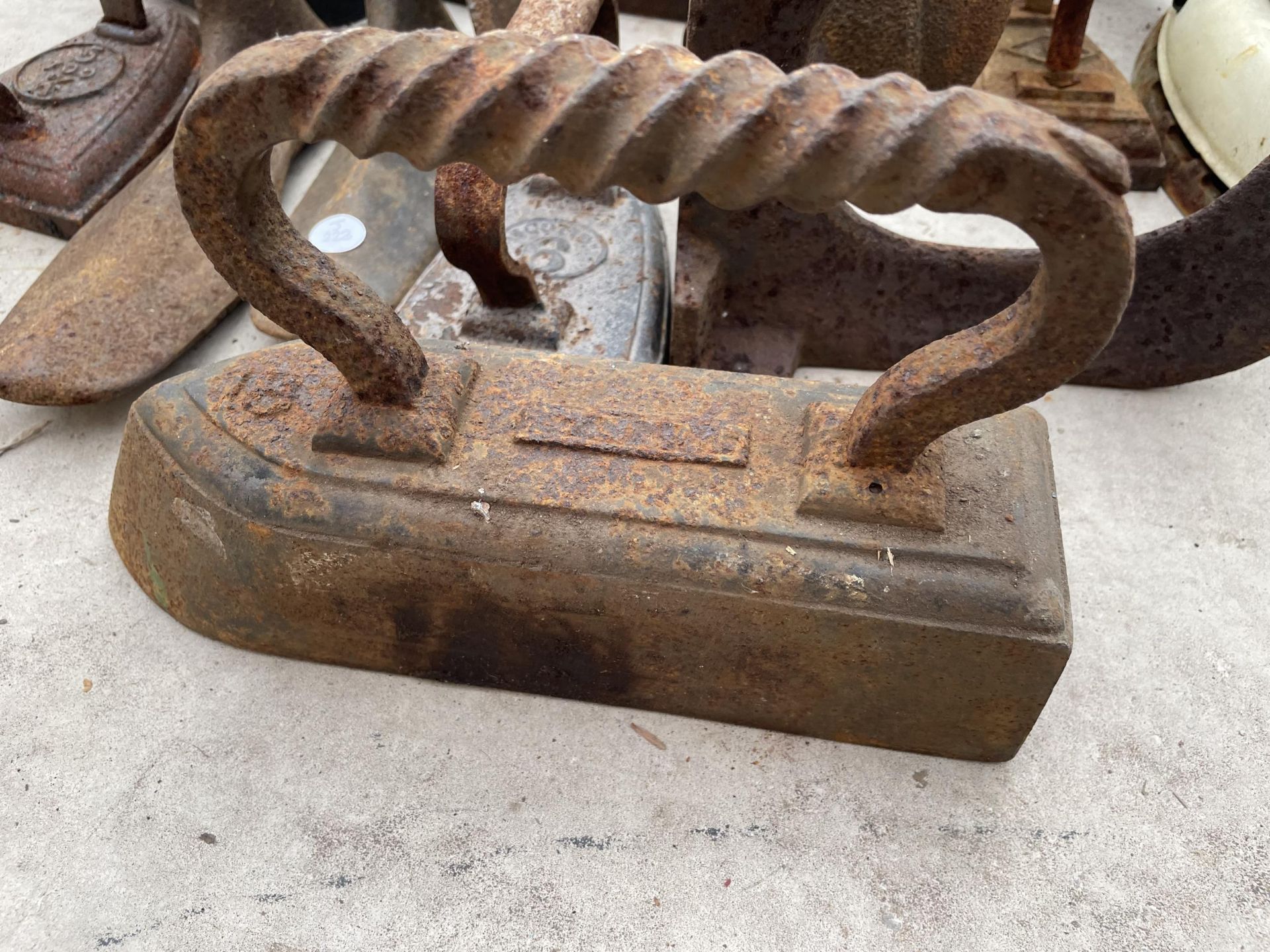 AN ASSORTMENT OF VINTAGE COBBLERS LASTS AND FLAT IRONS ETC - Image 2 of 3