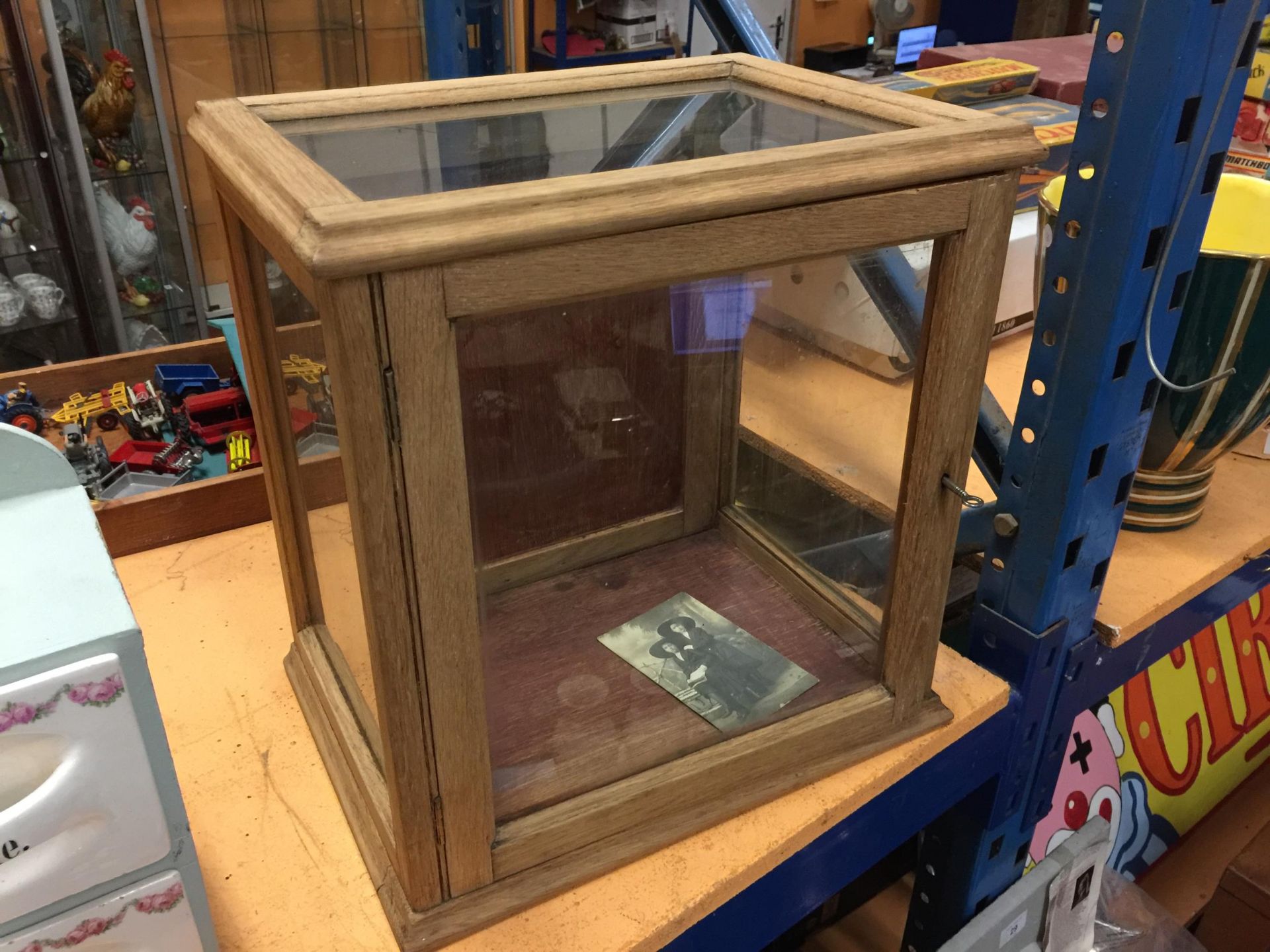 A WOOD AND GLASS DISPLAY CABINET WITH FRONT OPENING DOOR TOGETHER WITH KEY, FOUR VIEWING PANES, - Image 2 of 2