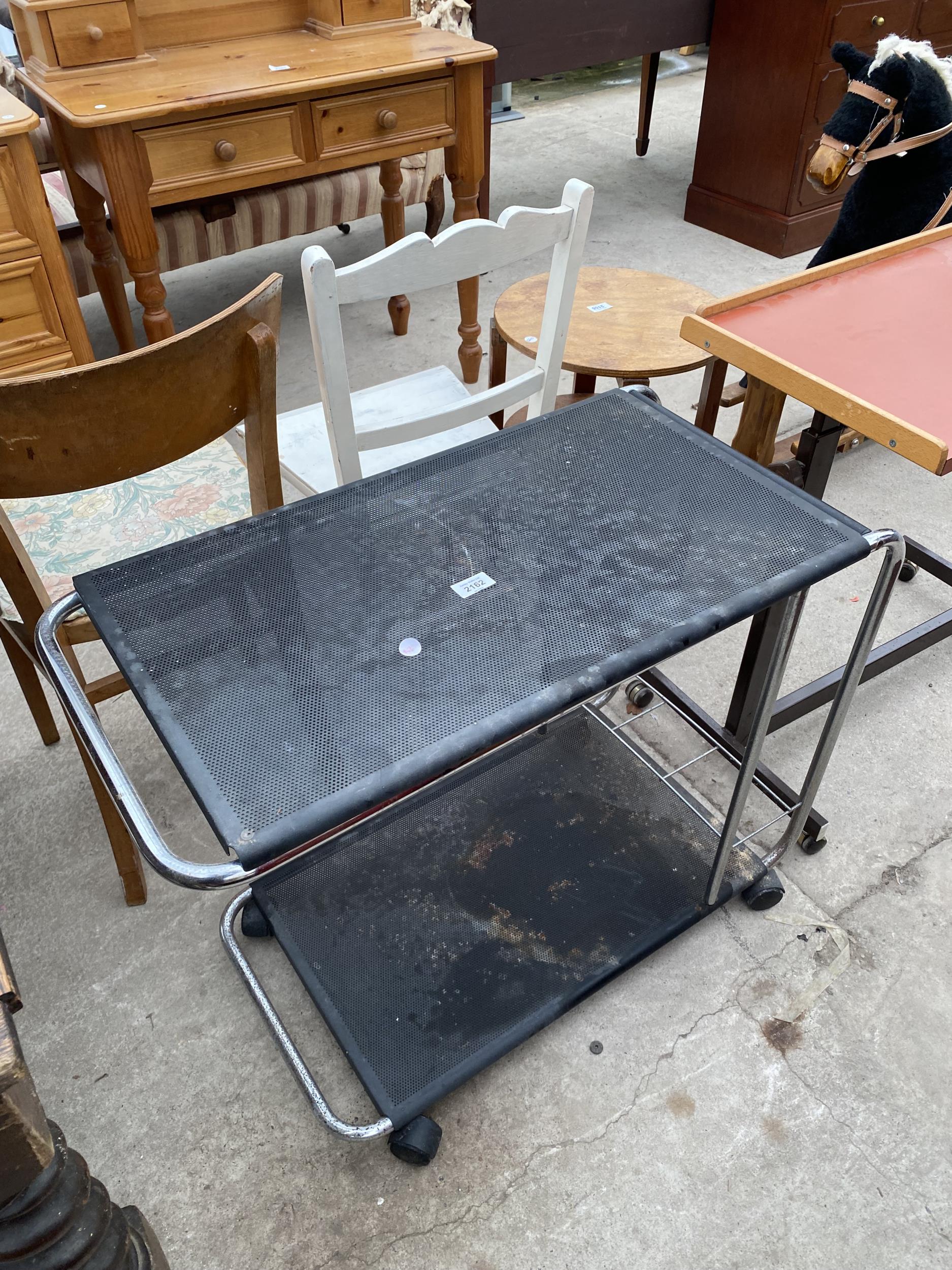 A MODERN TROLLEY AND DOHERTY ELLISON VANITY TABLE - Image 2 of 3