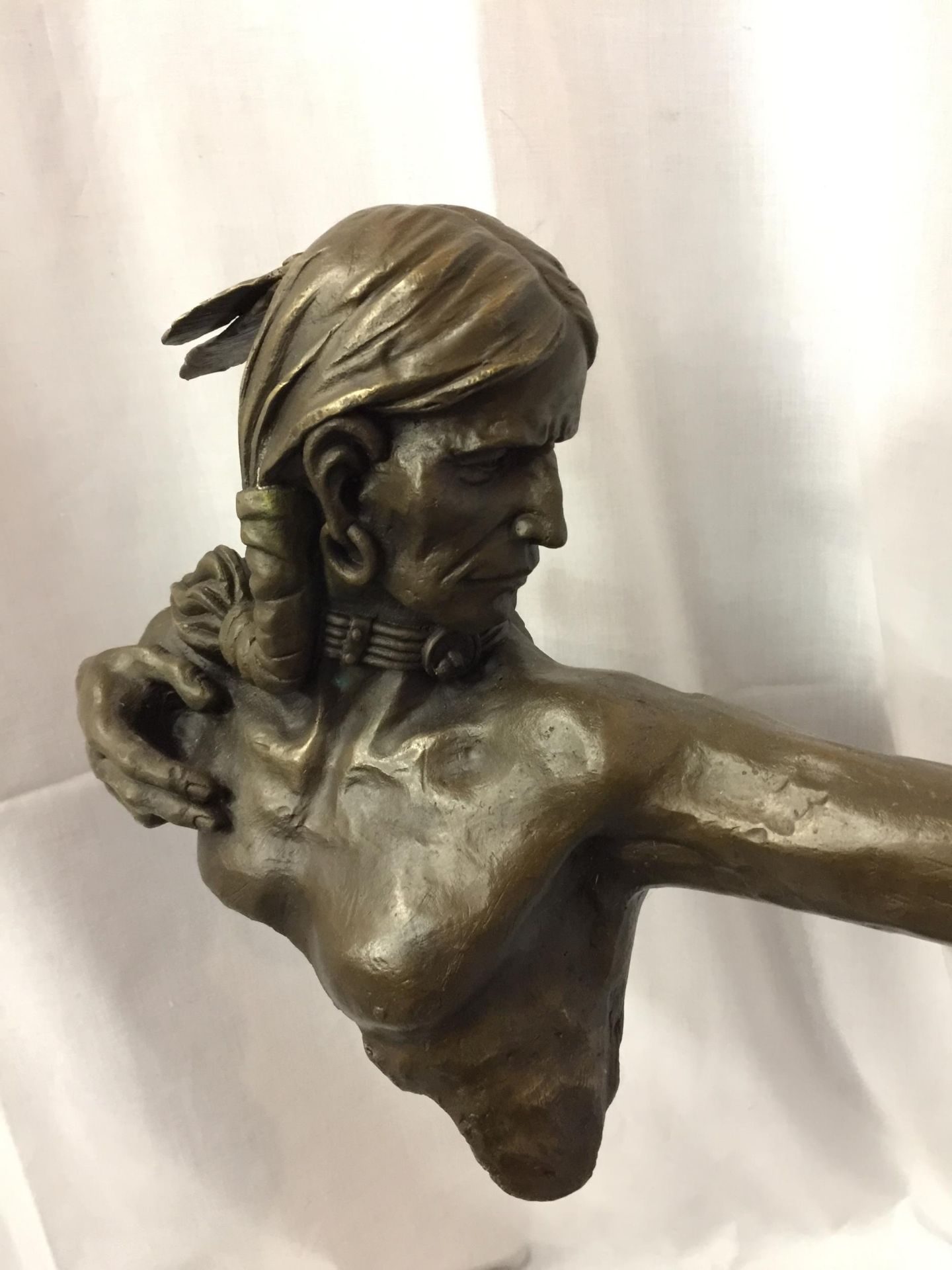 A LARGE BRONZE FIGURINE OF A RED INDIAN BUST HOLDING A BOW SIGNED NICK ON A MARBLE BASE - Image 2 of 3