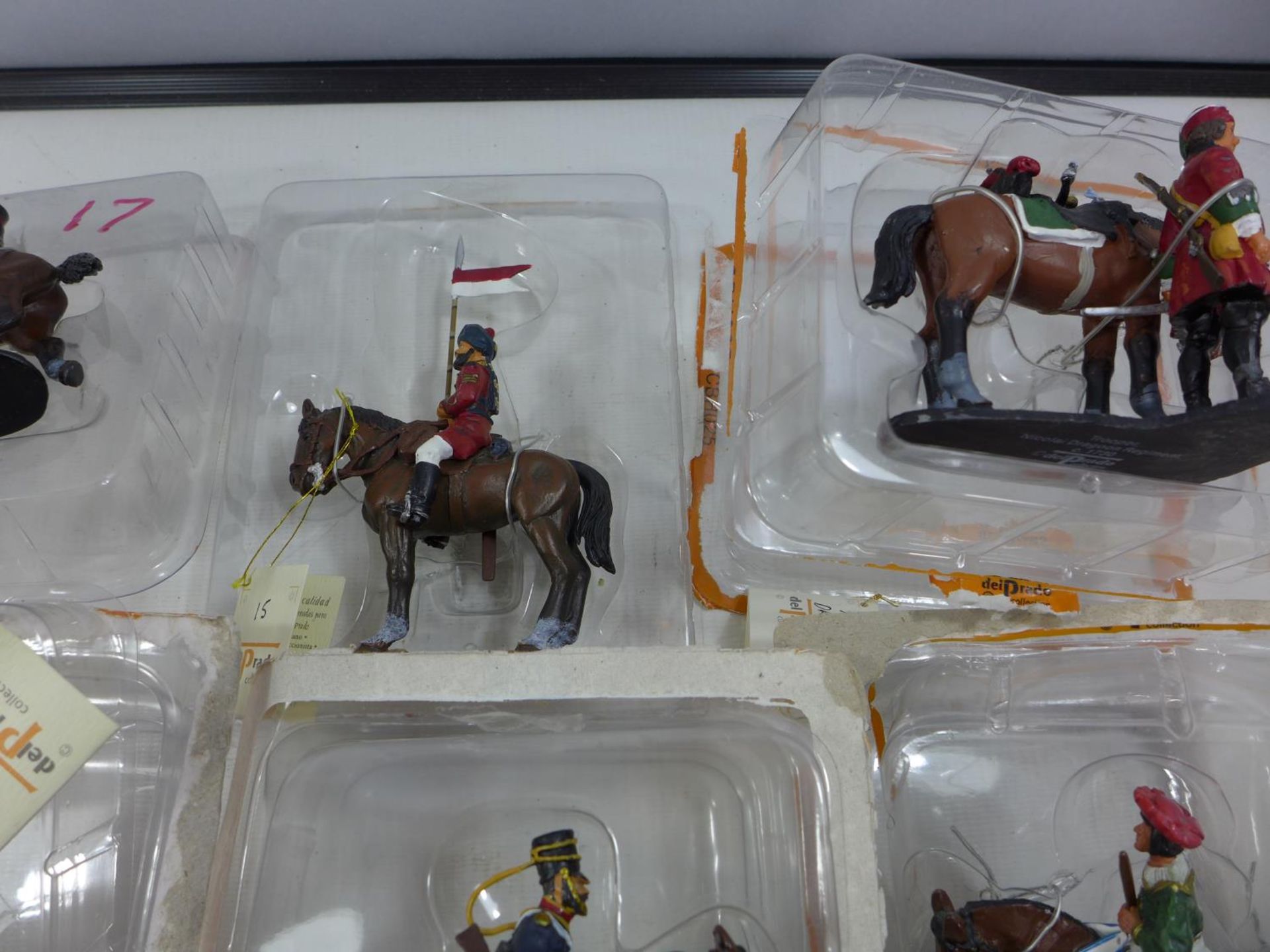 THIRTEEN BOXED DEL PRADO HAND PAINTED FIGURES ON HORSEBACK, TO INCLUDE MEDIEVAL, CRIMEAN ETC - Image 3 of 5