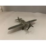 A PEWTER REPLICA OF A CURTISS P-40 WARHAWK AMERICAN FIGHTER AIRCRAFT