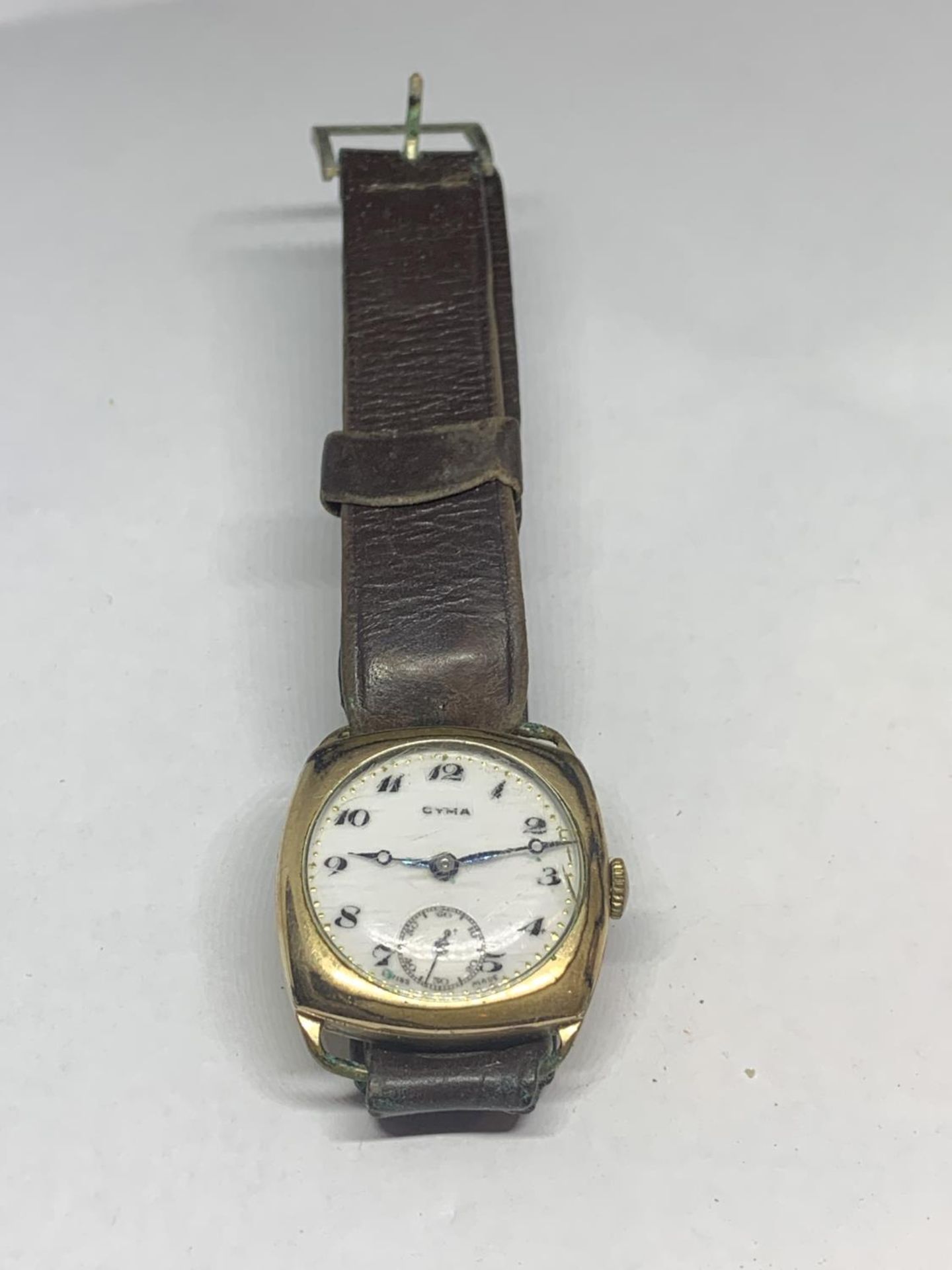 A VINTAGE CYMA GOLD PLATED WRIST WATCH SEEN WORKING BUT NO WARRANTY