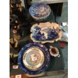 A COLLECTION OF FOUR BLUE AND WHITE ITEMS TO INCLUDE A COPELAND'S SPODE LARGE BOWL, A RECTANGULAR