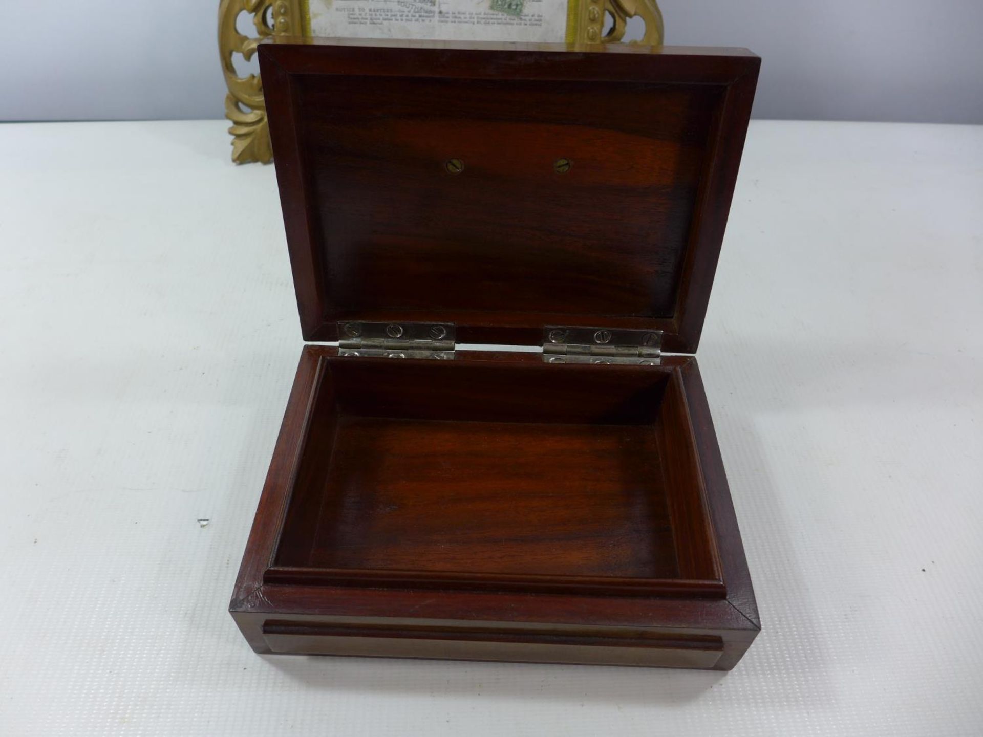 A MAHOGANY BOX WITH BRASS NAVAL BADGE AND A FRAMED ACCOUNT OF WAGES MARKED TITANIC, DATED 1912, 22 X - Image 3 of 5