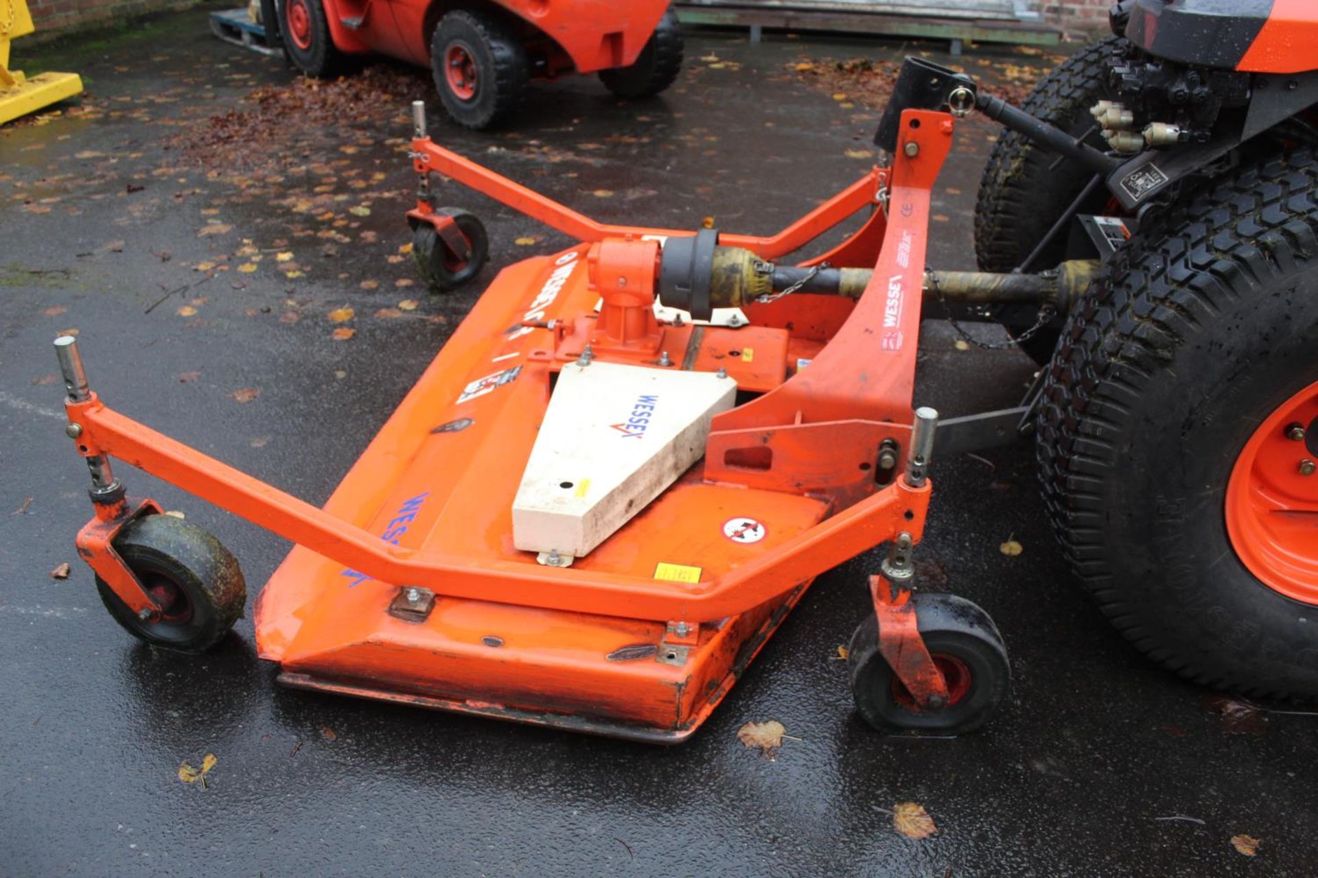 A KUBOTA STa-35 TRACTOR WITH A WESSEX CR18/4 MOWER/TOPPER 172 HOURS -NO VAT - Image 8 of 9