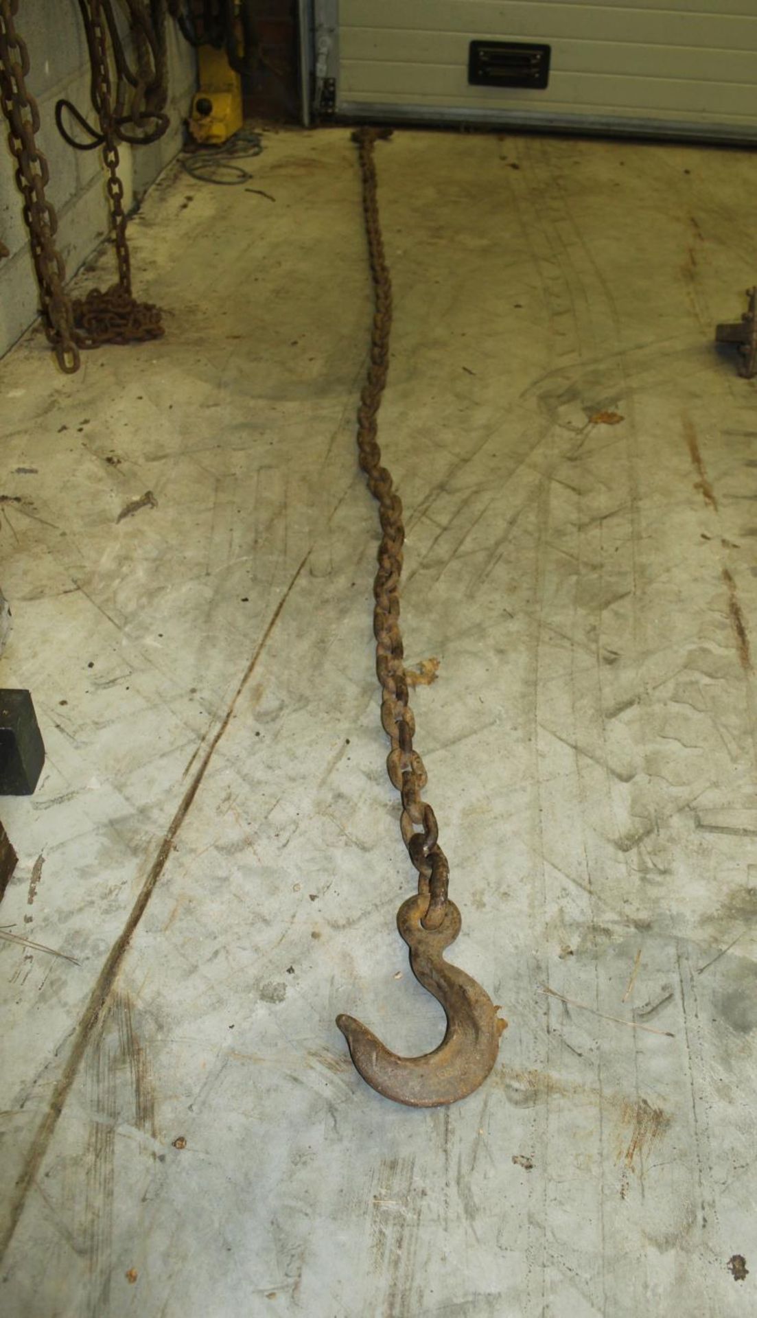 A TOW CHAIN 10FT LONG