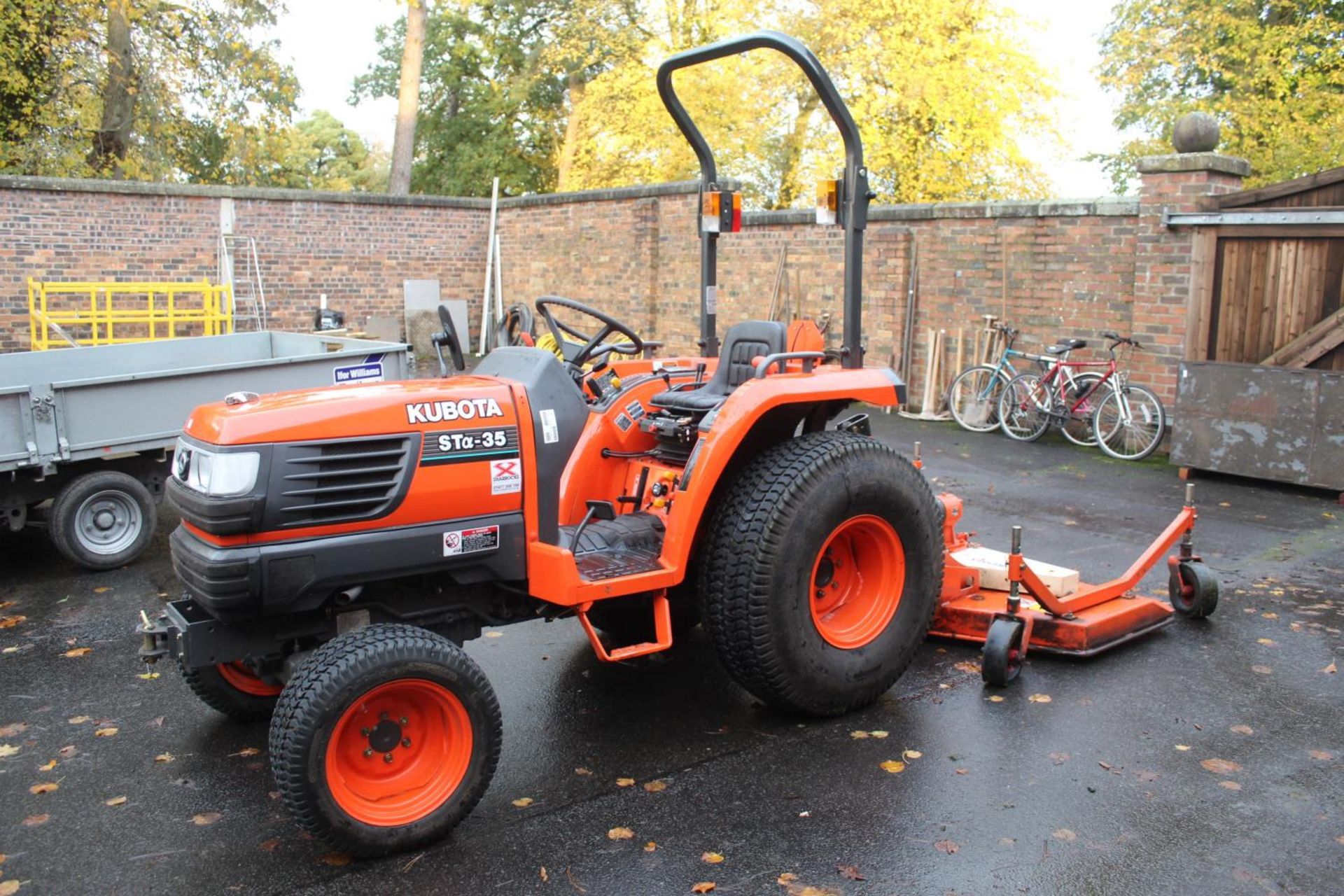 A KUBOTA STa-35 TRACTOR WITH A WESSEX CR18/4 MOWER/TOPPER 172 HOURS -NO VAT - Image 2 of 9