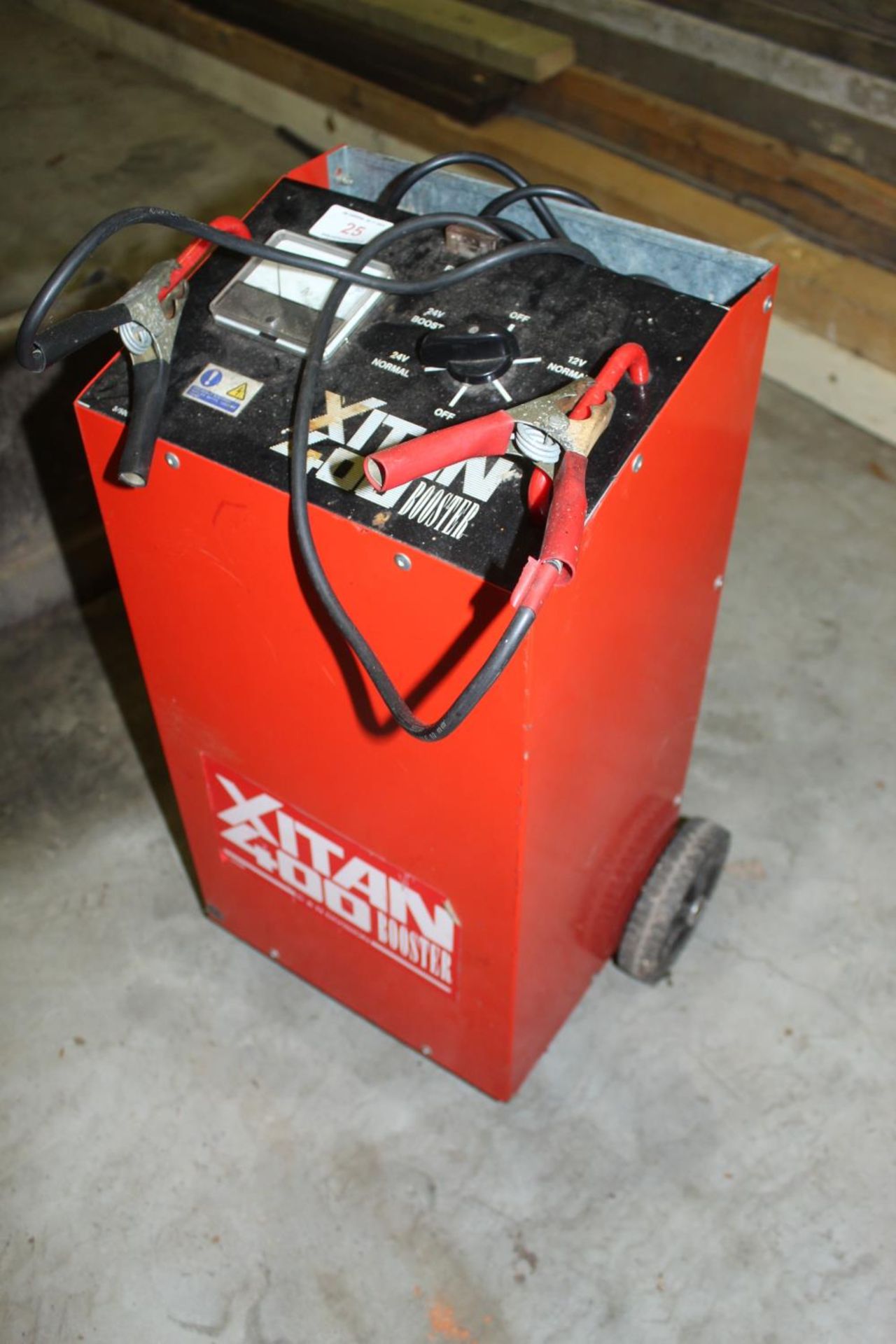 AN IXTAN 400 BATTERY BOOSTER CHARGER - Image 2 of 3