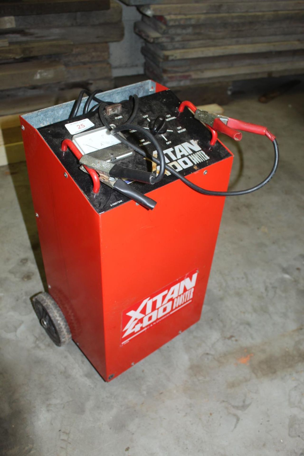 AN IXTAN 400 BATTERY BOOSTER CHARGER