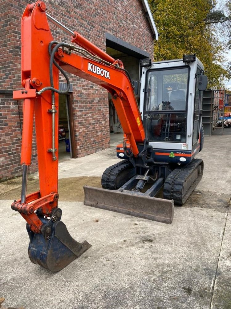 OFFSITE DISPERSAL AUCTION OF PLANT, AND AGRICULTURAL MACHINERY, TOOLS ETC AT KERMINCHAM MANOR, HOLMES CHAPEL CHESHIRE WA4 8DY  -NO VAT