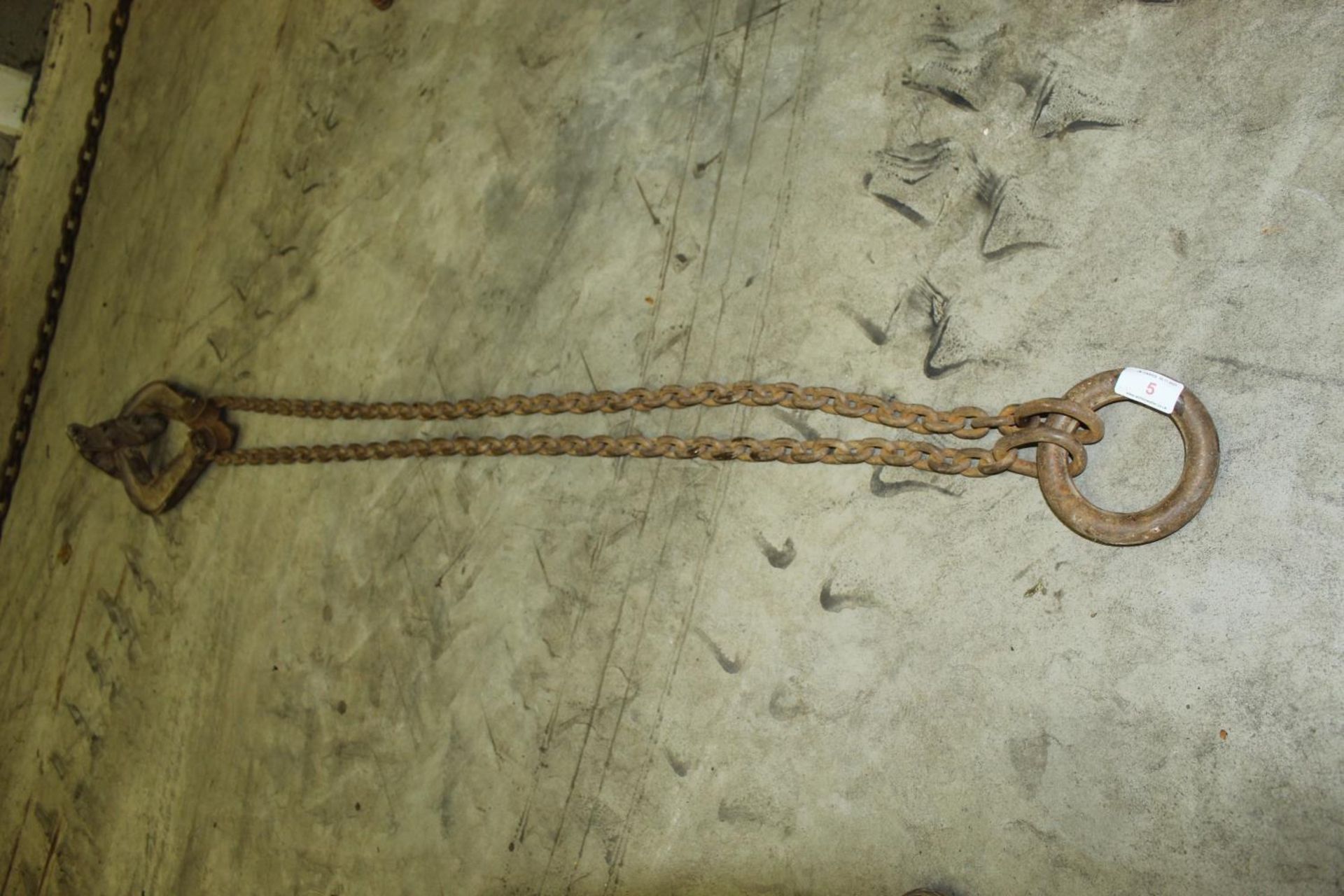 A PIPE LIFTING CHAIN 6FT LONG