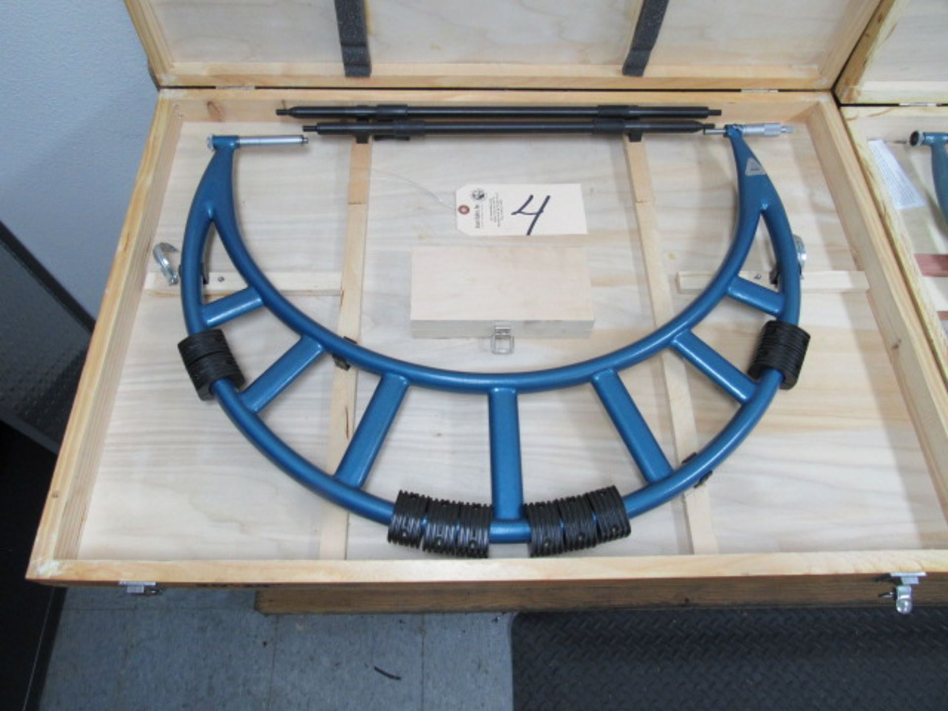 20'' - 24'' Micrometer