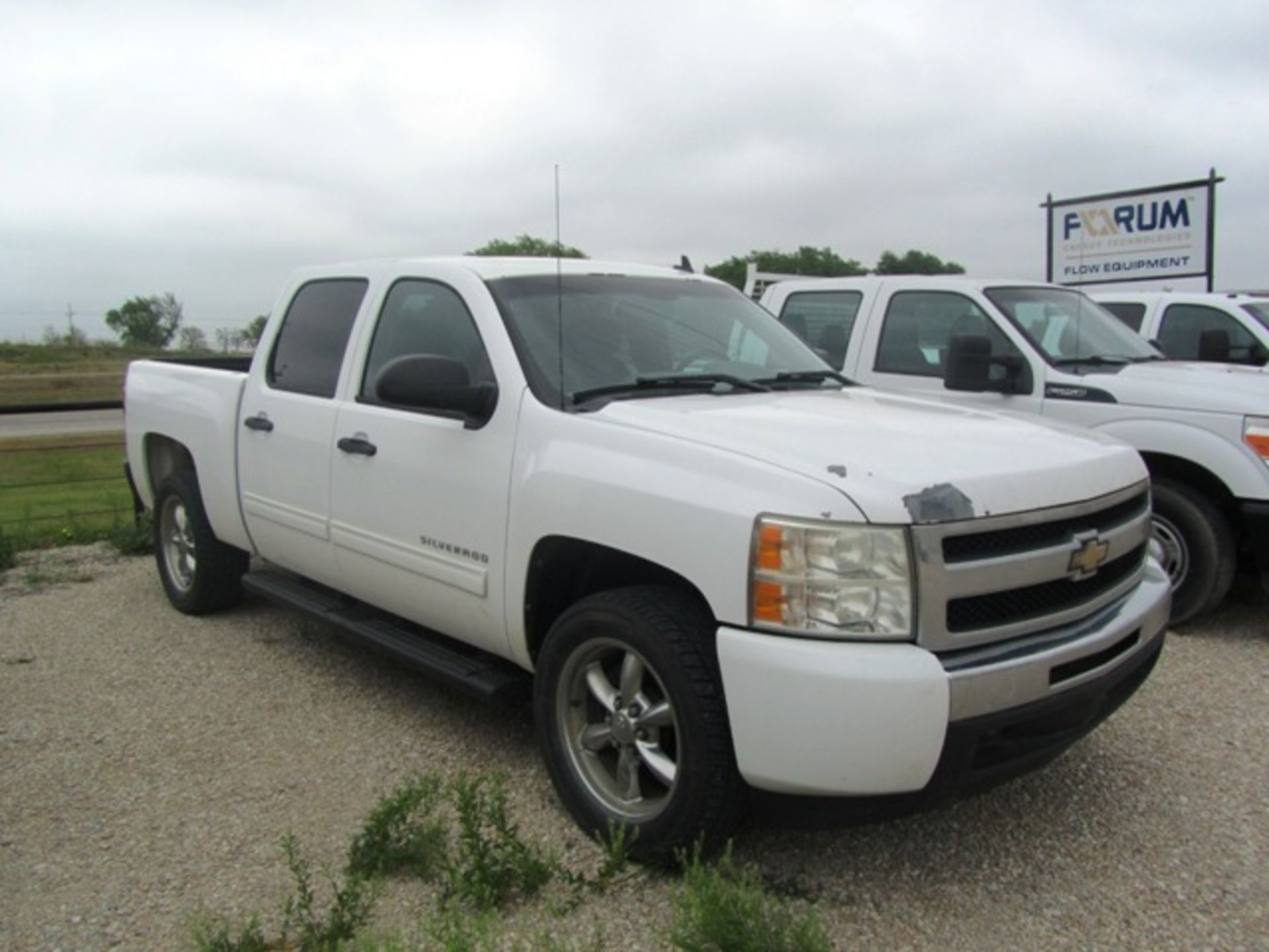 Chevrolet Silverado Crew Cab Pick-Up Truck - Bild 2 aus 4