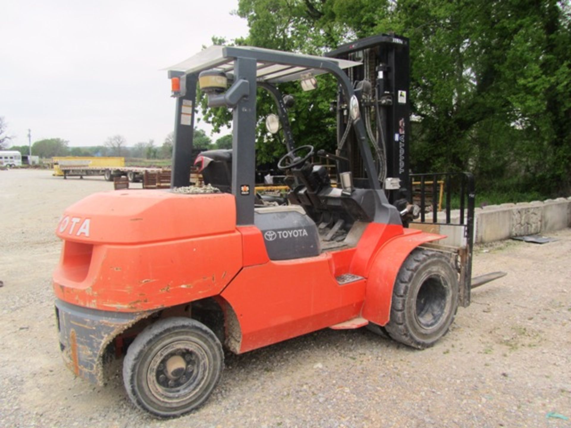 Toyota Model 7FDU45 10,000lb Capacity Diesel Forklift - Image 3 of 3