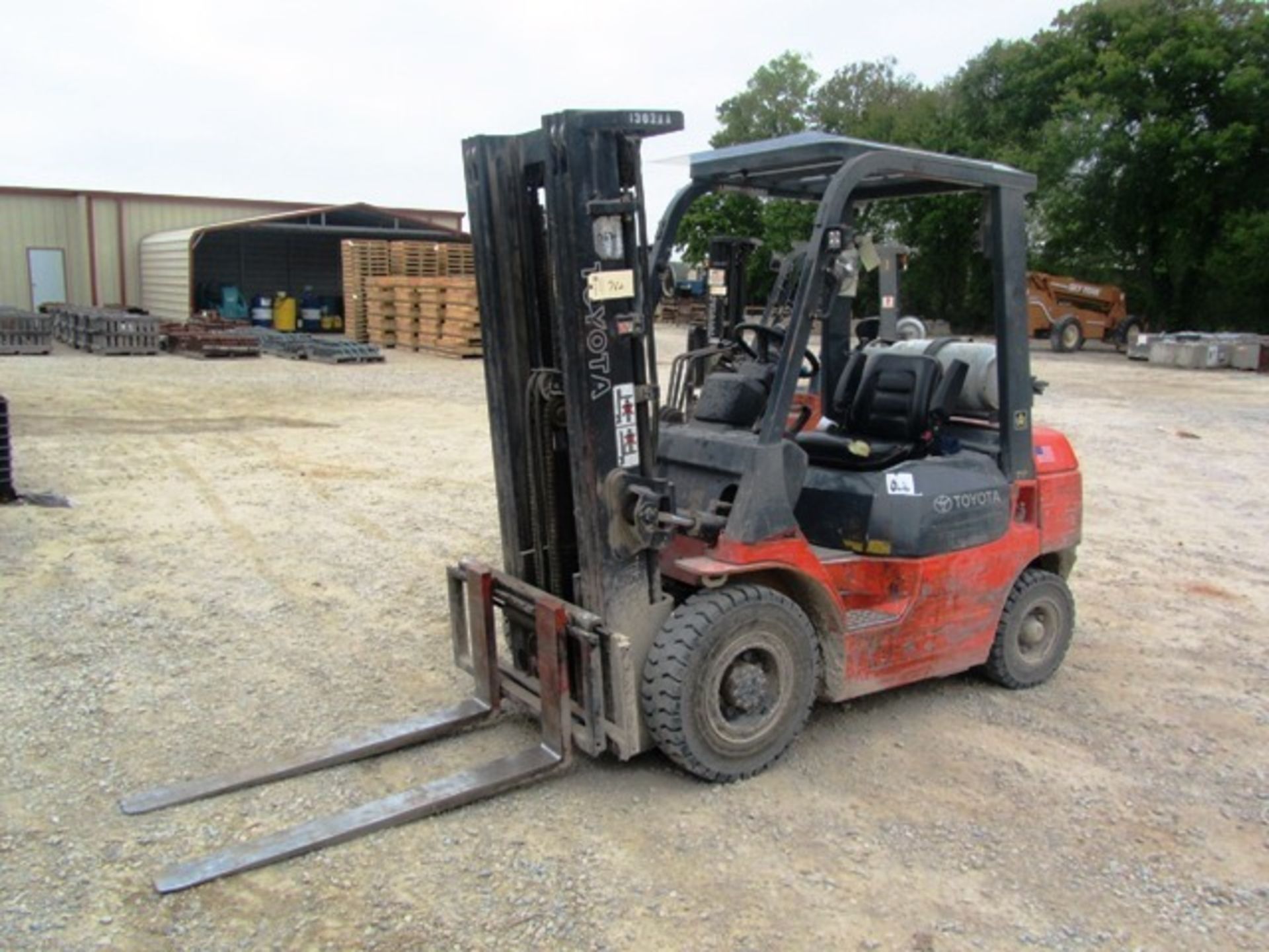 Toyota Model 7FGU25 5,000lb Capacity Propane Forklift