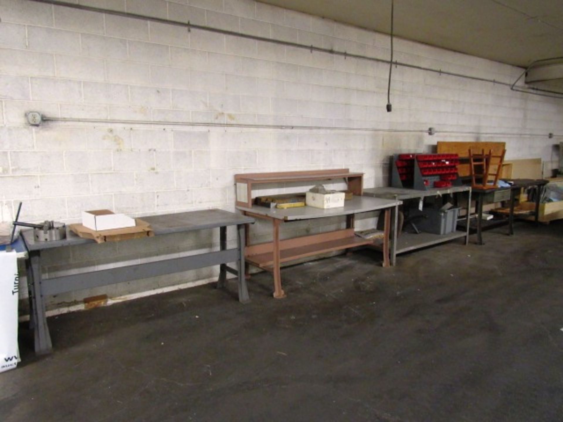 (4) Workbenches