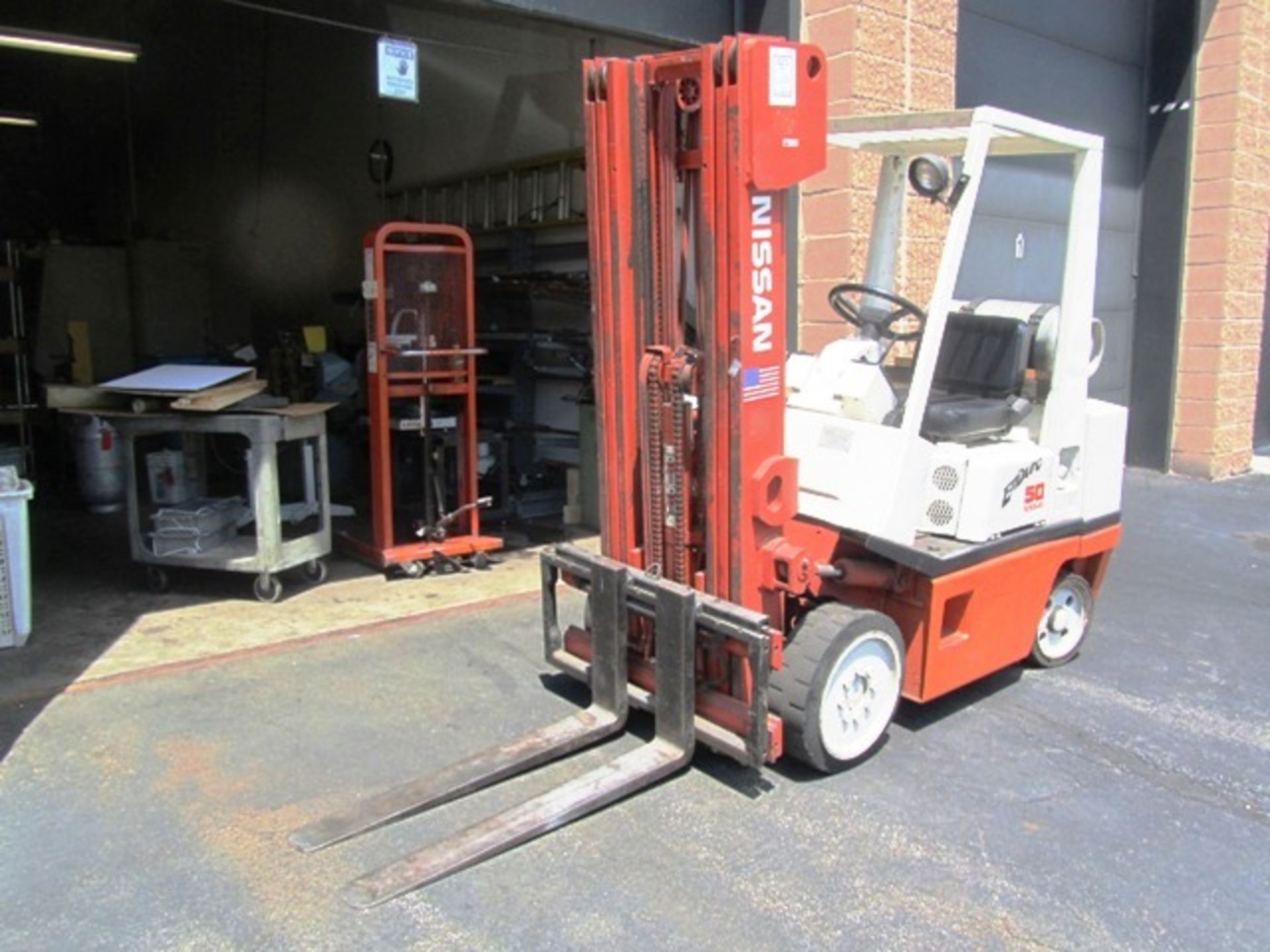 Nissan Enduro Model CFH02A25V 5,000lb Capacity Propane Forklift