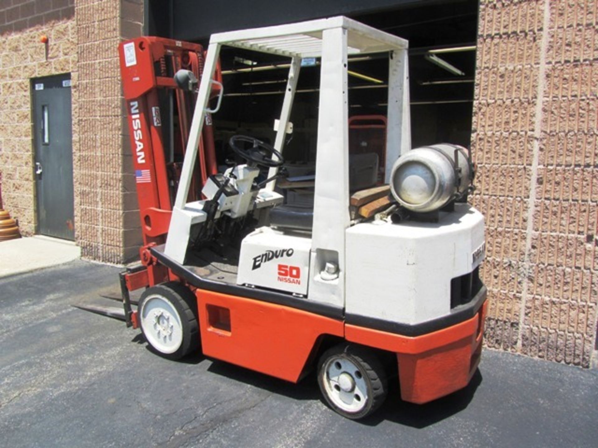 Nissan Enduro Model CFH02A25V 5,000lb Capacity Propane Forklift - Image 4 of 4