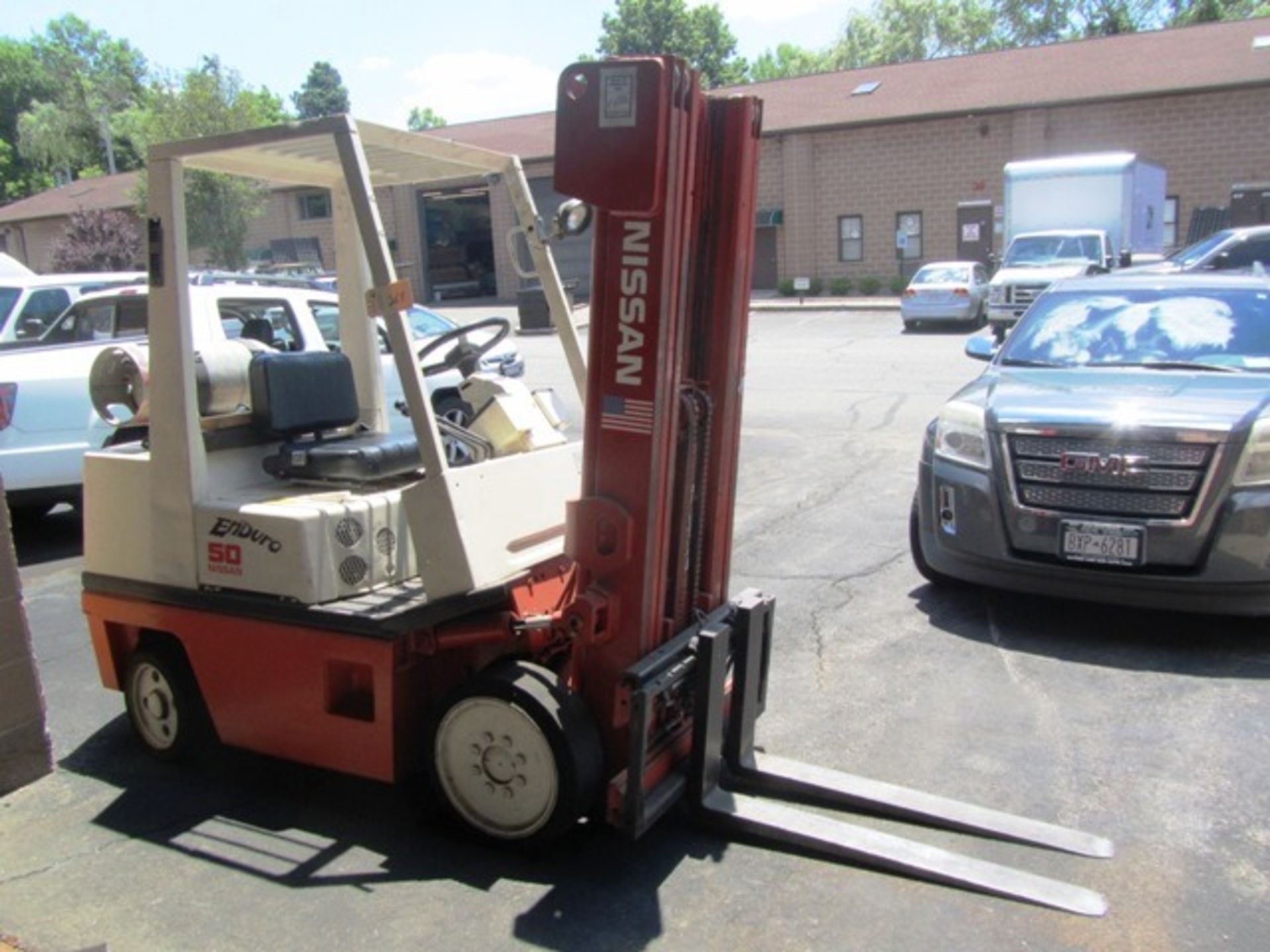 Nissan Enduro Model CFH02A25V 5,000lb Capacity Propane Forklift - Image 2 of 4