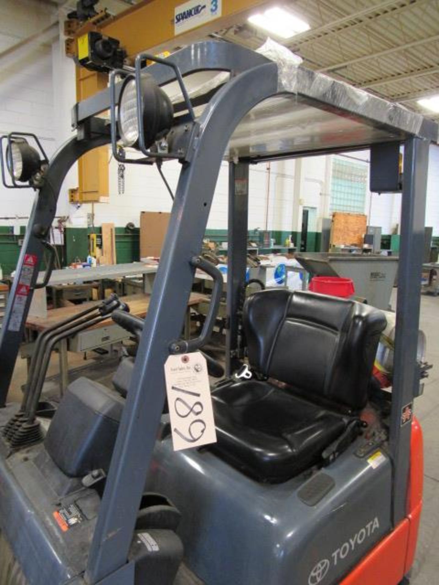 Toyota 2,500lb Capacity Propane Forklift - Image 2 of 7