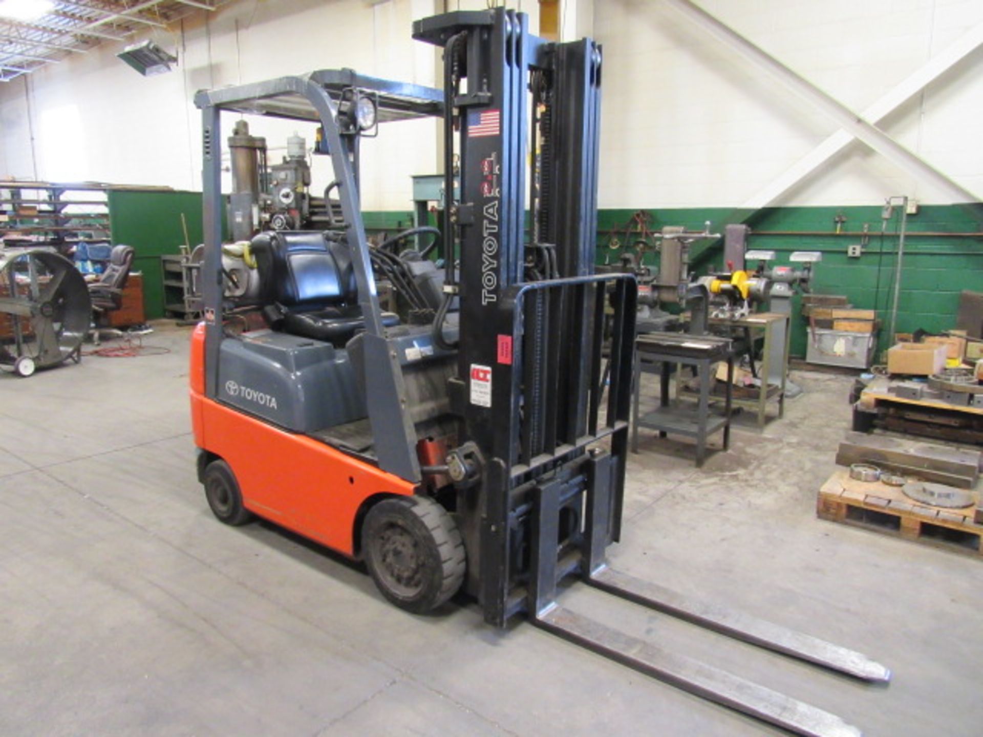 Toyota 2,500lb Capacity Propane Forklift - Image 5 of 7