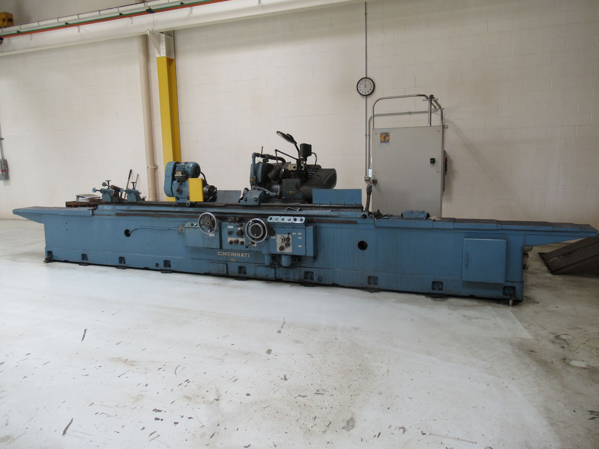 Cincinnati 16'' x 120'' Cylindrical Grinder