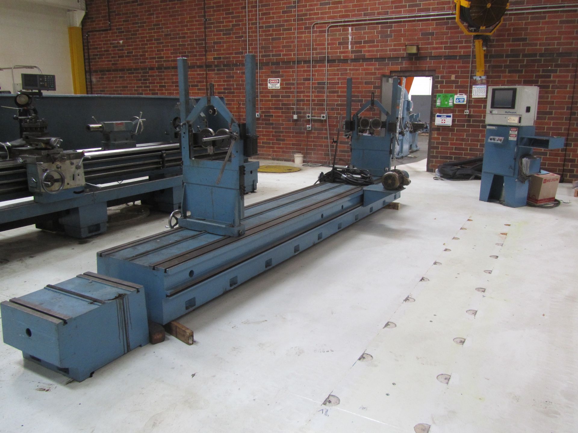 Hofmann HD-23.1 CNC Roll Balancer