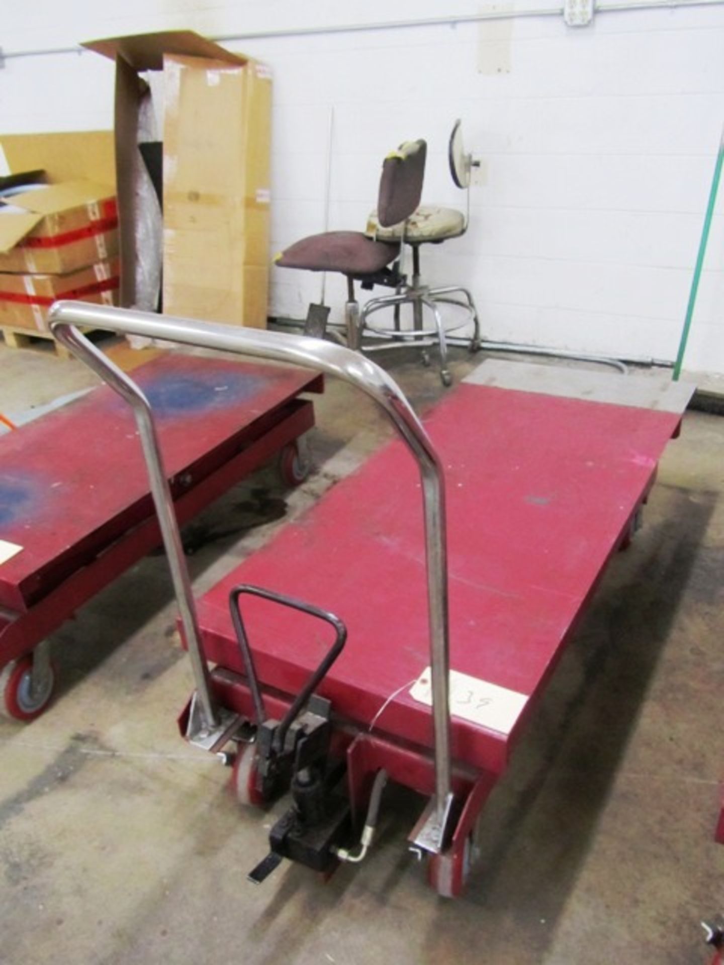 Northern Industrial 2,200lb Capacity Hydraulic Portable Die Lift Cart