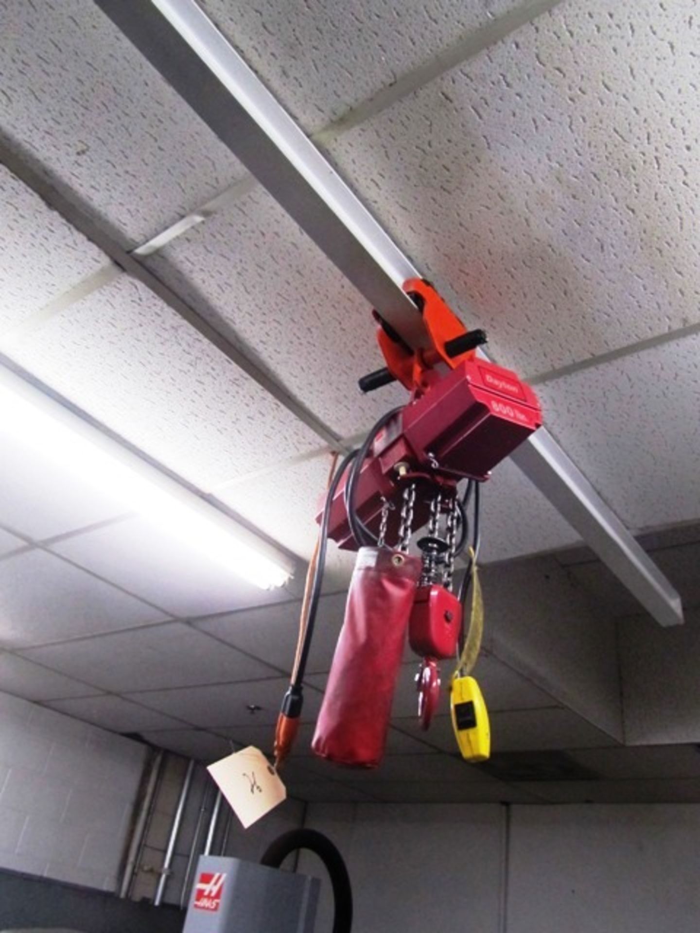 Dayton 800lb Capacity Electric Hoist with Pendant Control