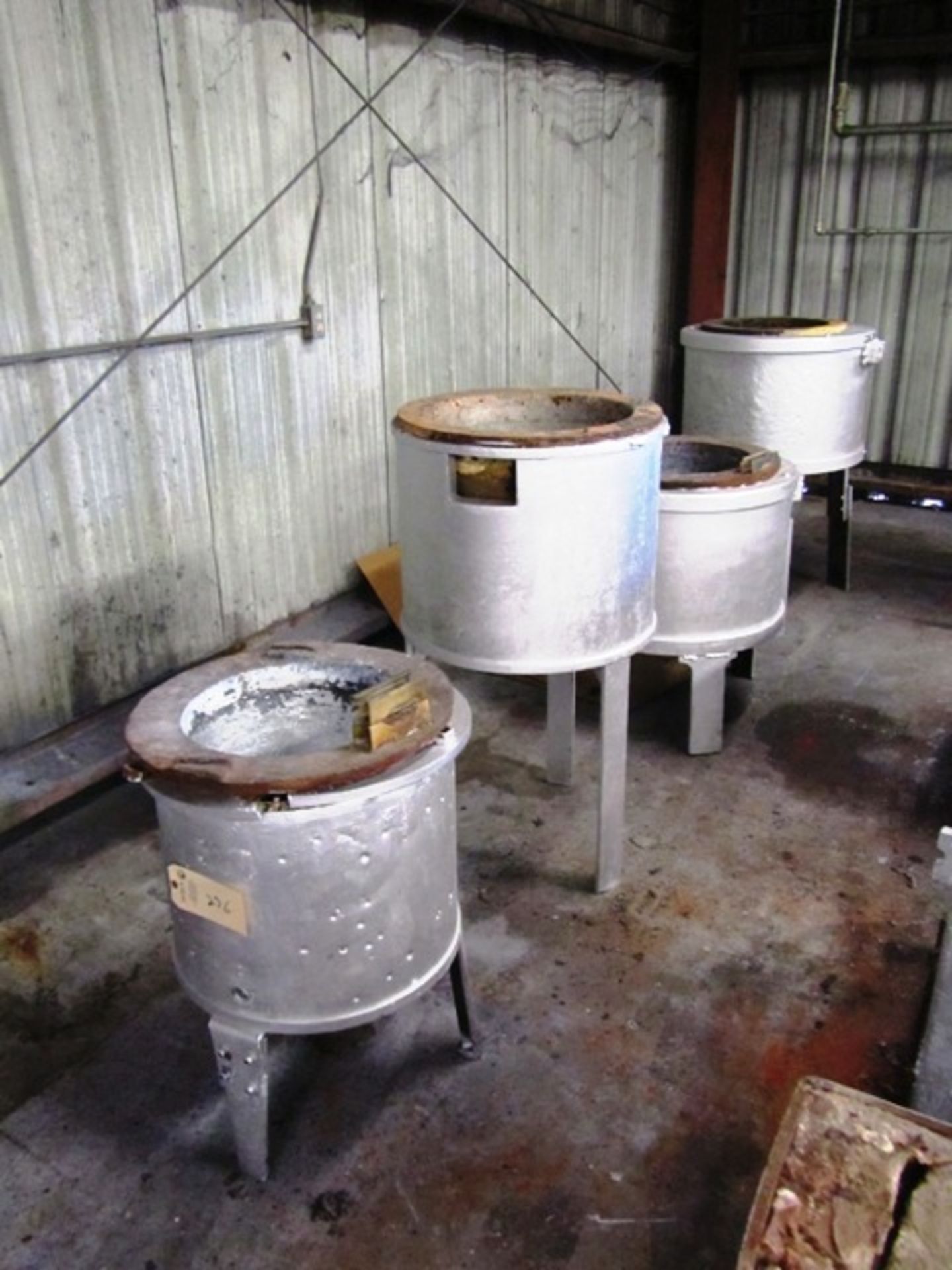 (4) Round Furnaces