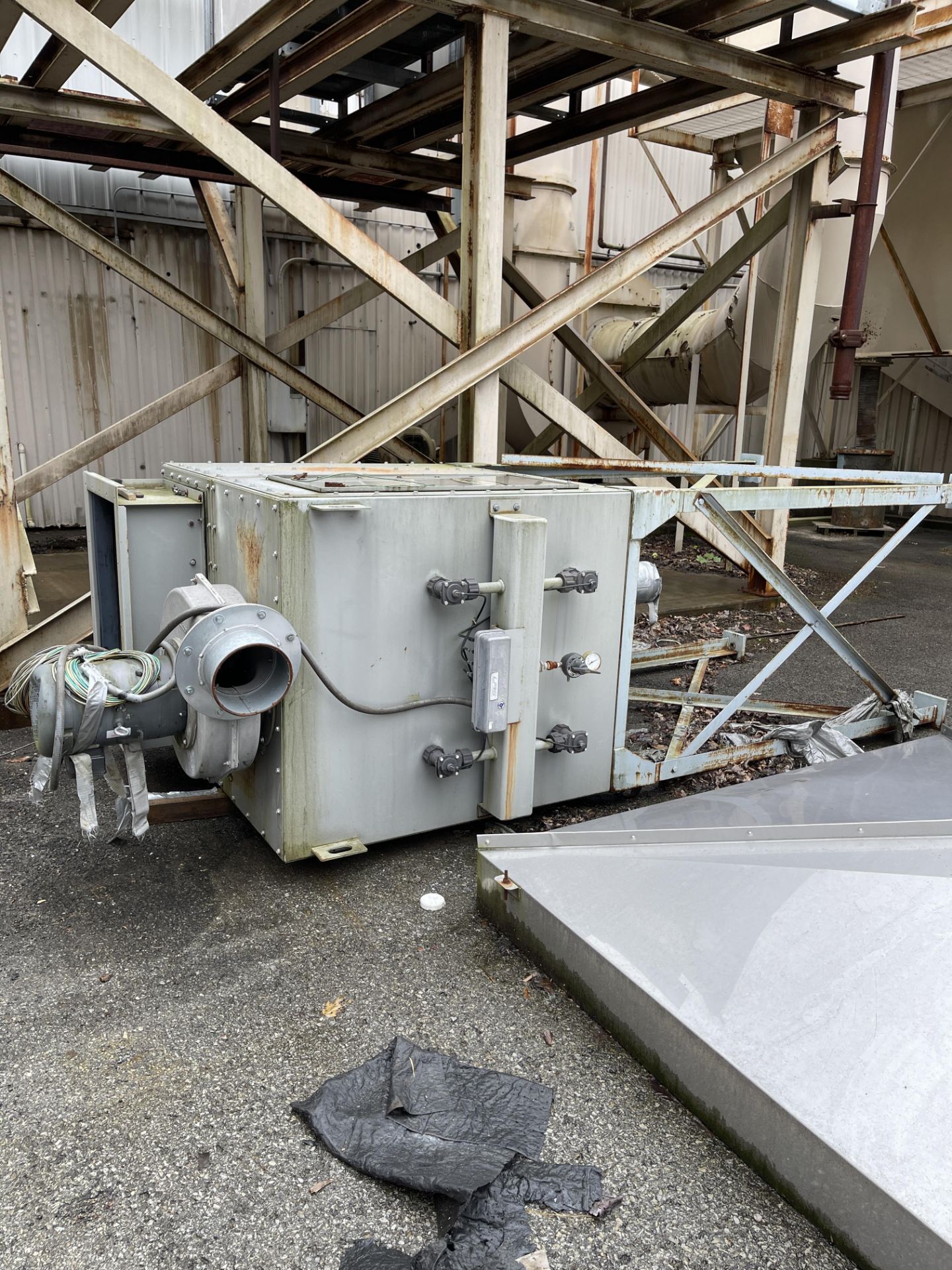 UAS 8-Cartridge Pulse Dust Collector with Chicago Blower Sand 10hp Motor, (not in service) - Image 2 of 4