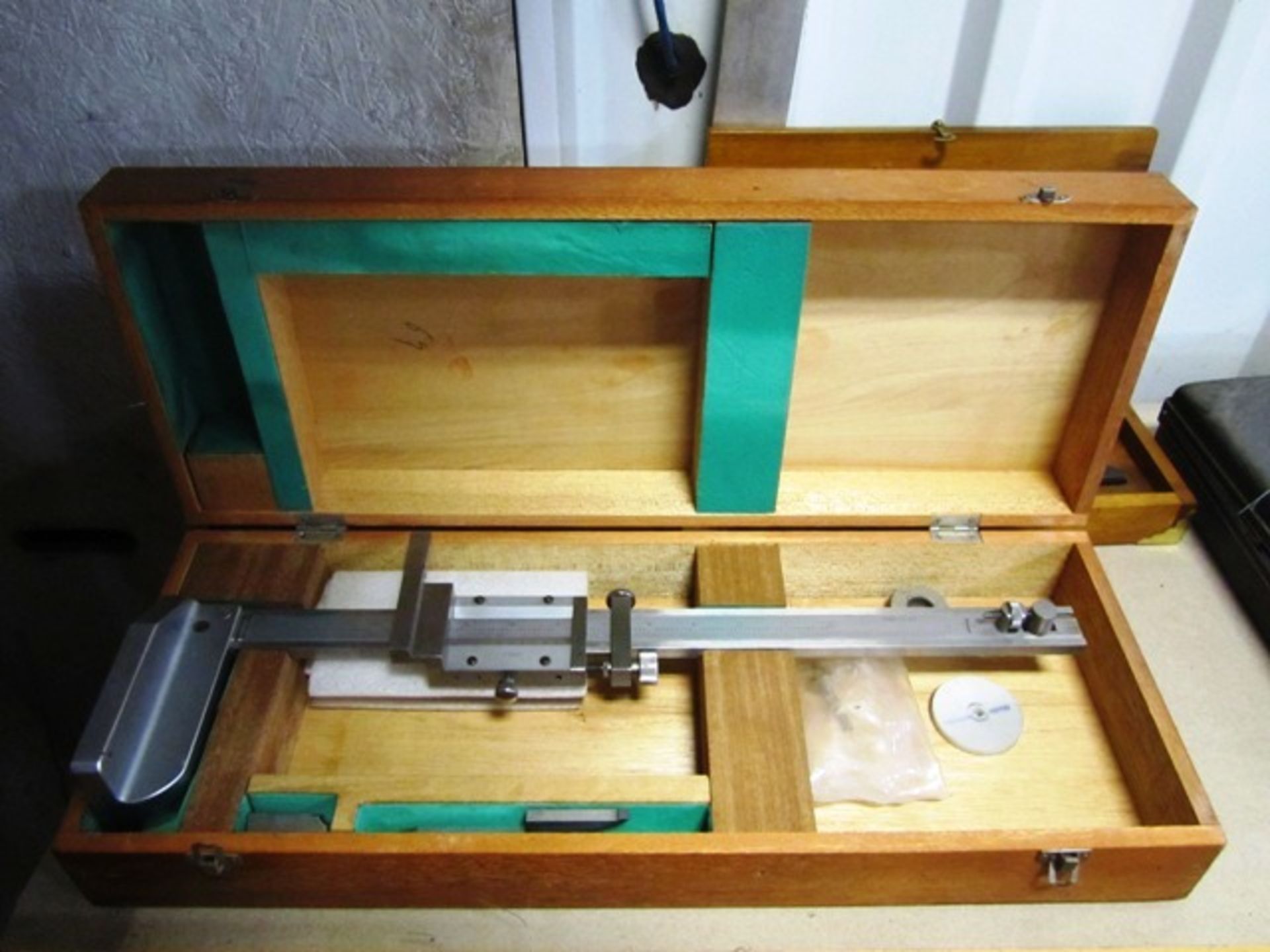 Mitutoyo 12'' Height Gauge