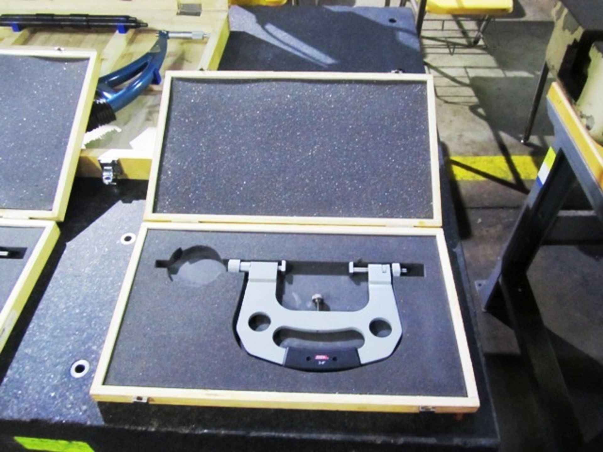 SPI 3'' - 4'' Micrometer