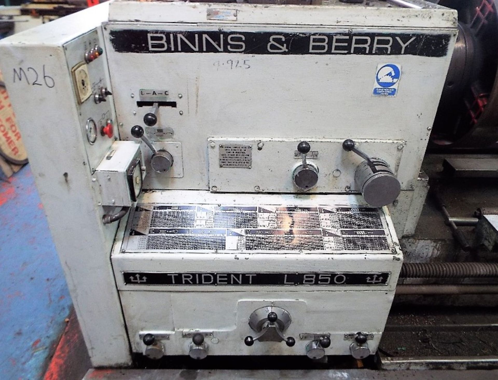 Binns & Berry Trident L850 x 3000 Centre Lathe - Image 4 of 17