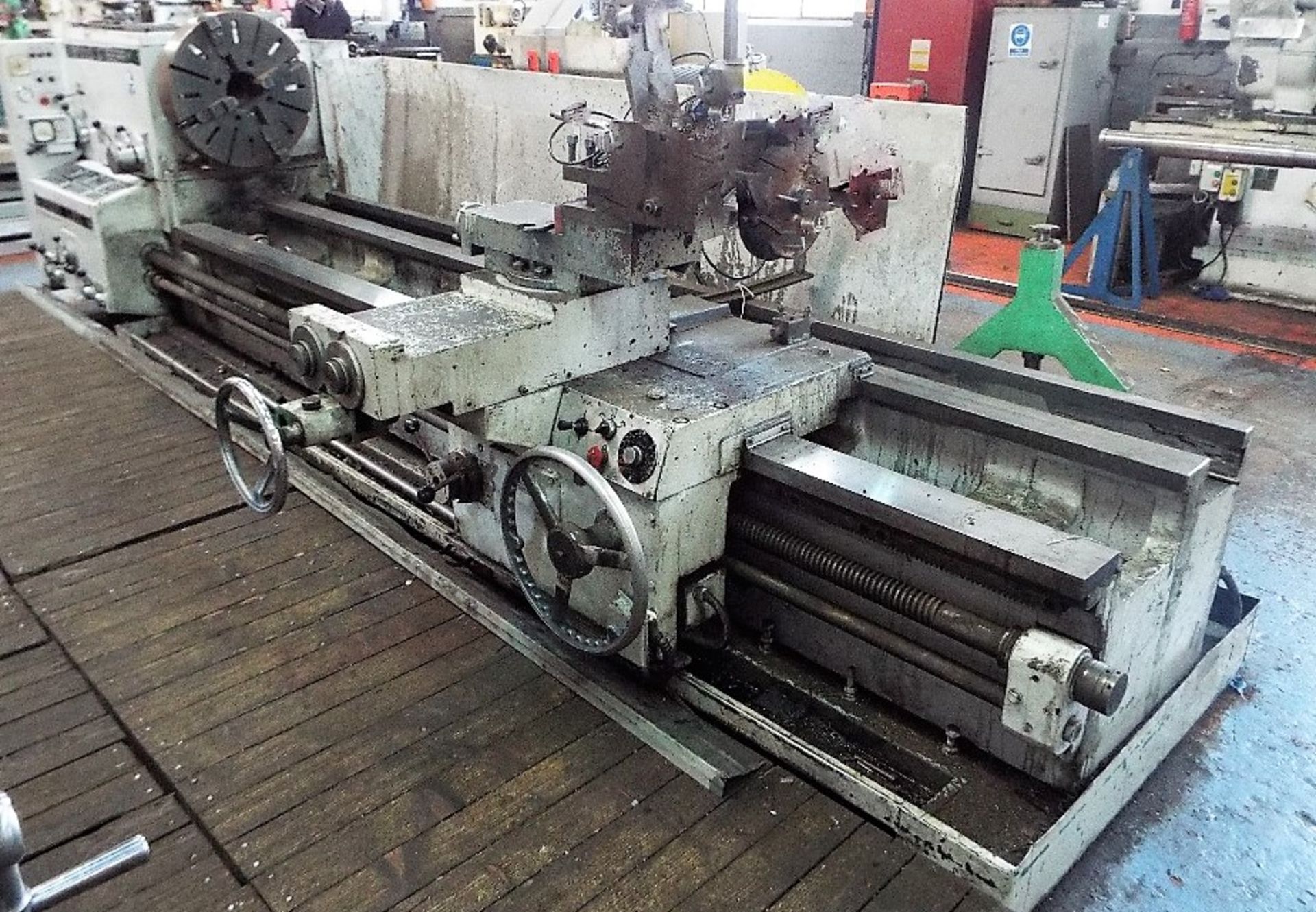 Binns & Berry Trident L850 x 3000 Centre Lathe