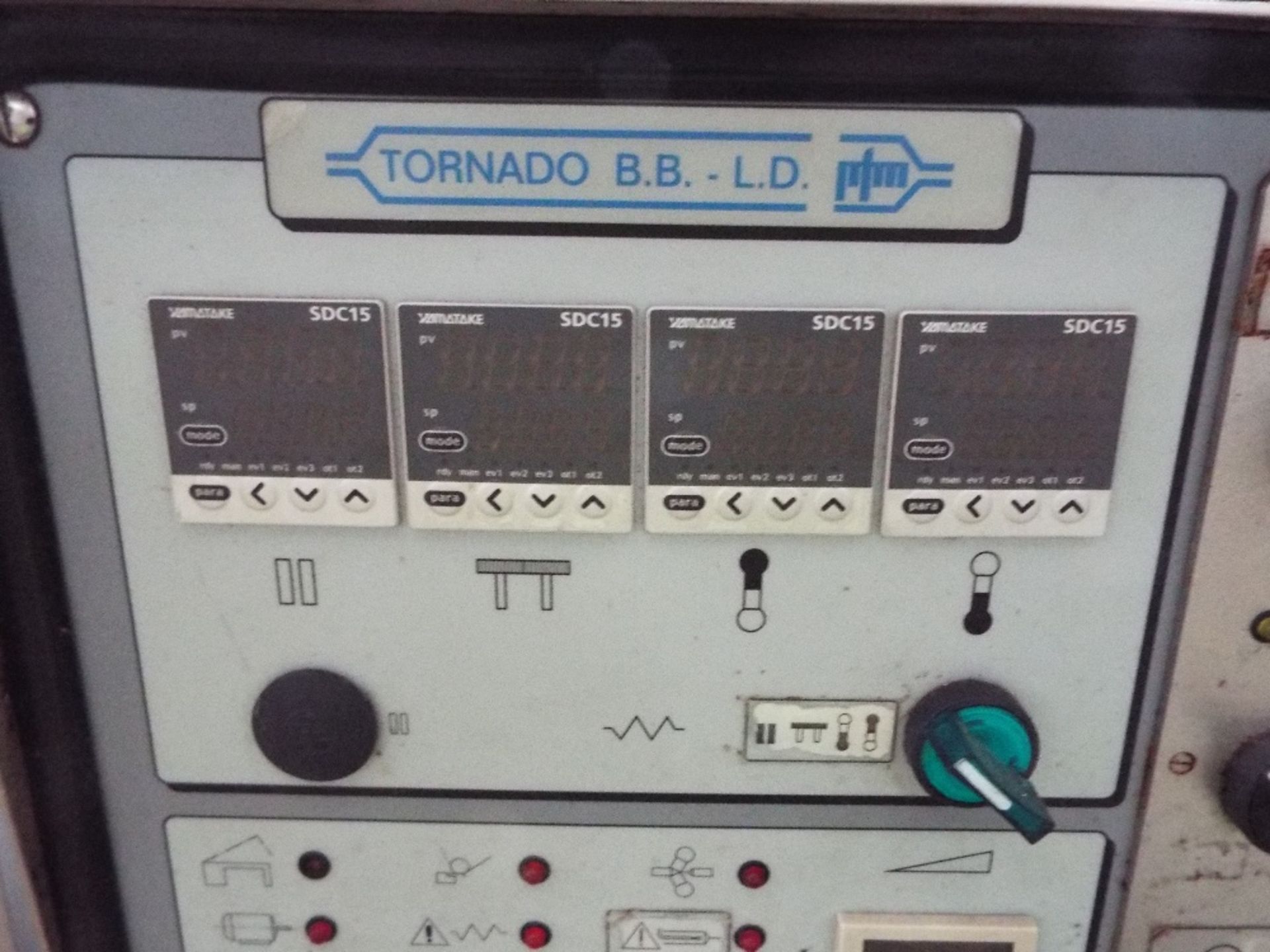 PFM TORNADO BBLD FLOW WRAPPING MACHINE - Image 8 of 16