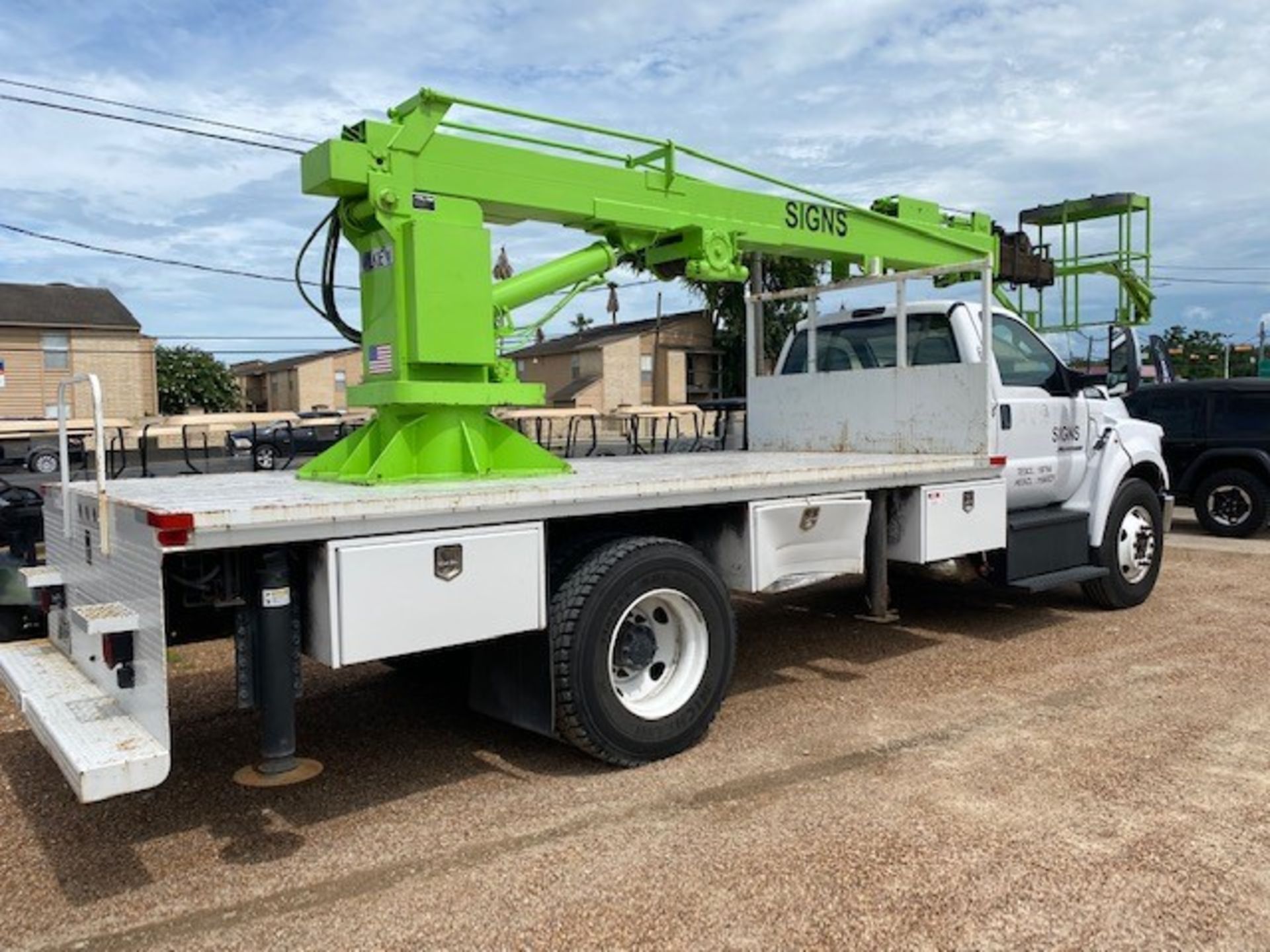 2017 Ford F750 w/ Wilkie MFG 72R Crane - Image 9 of 22